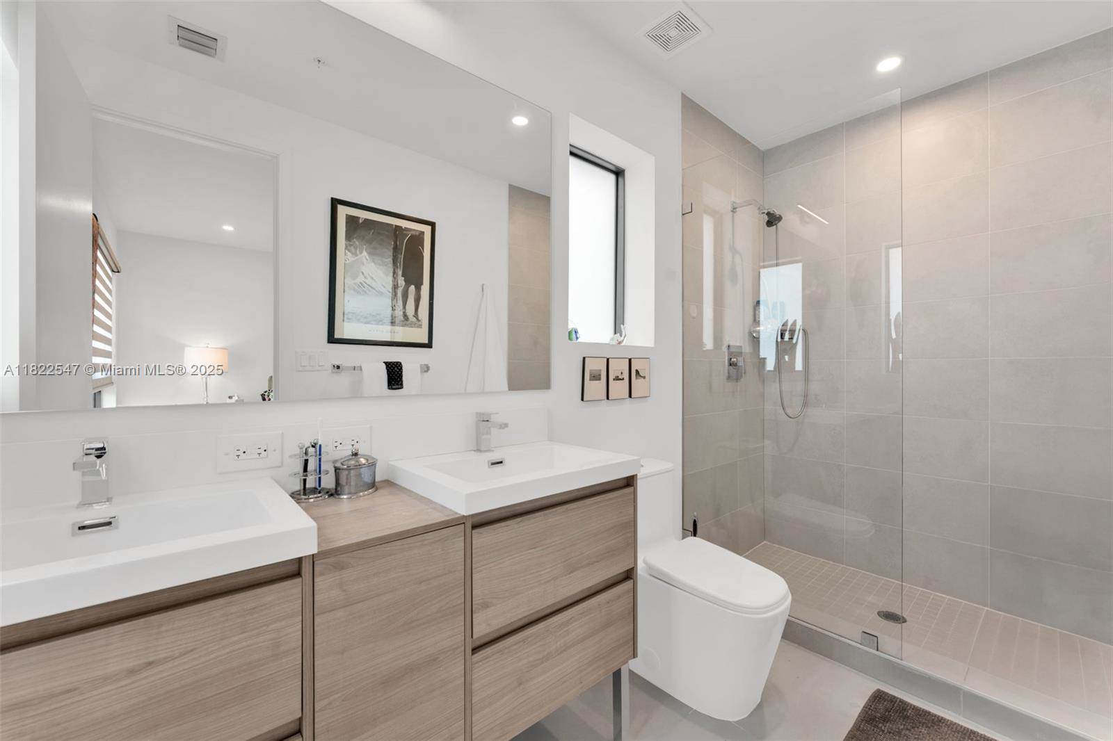 4212 NE 7th Ter, Oakland Park, FL 33334