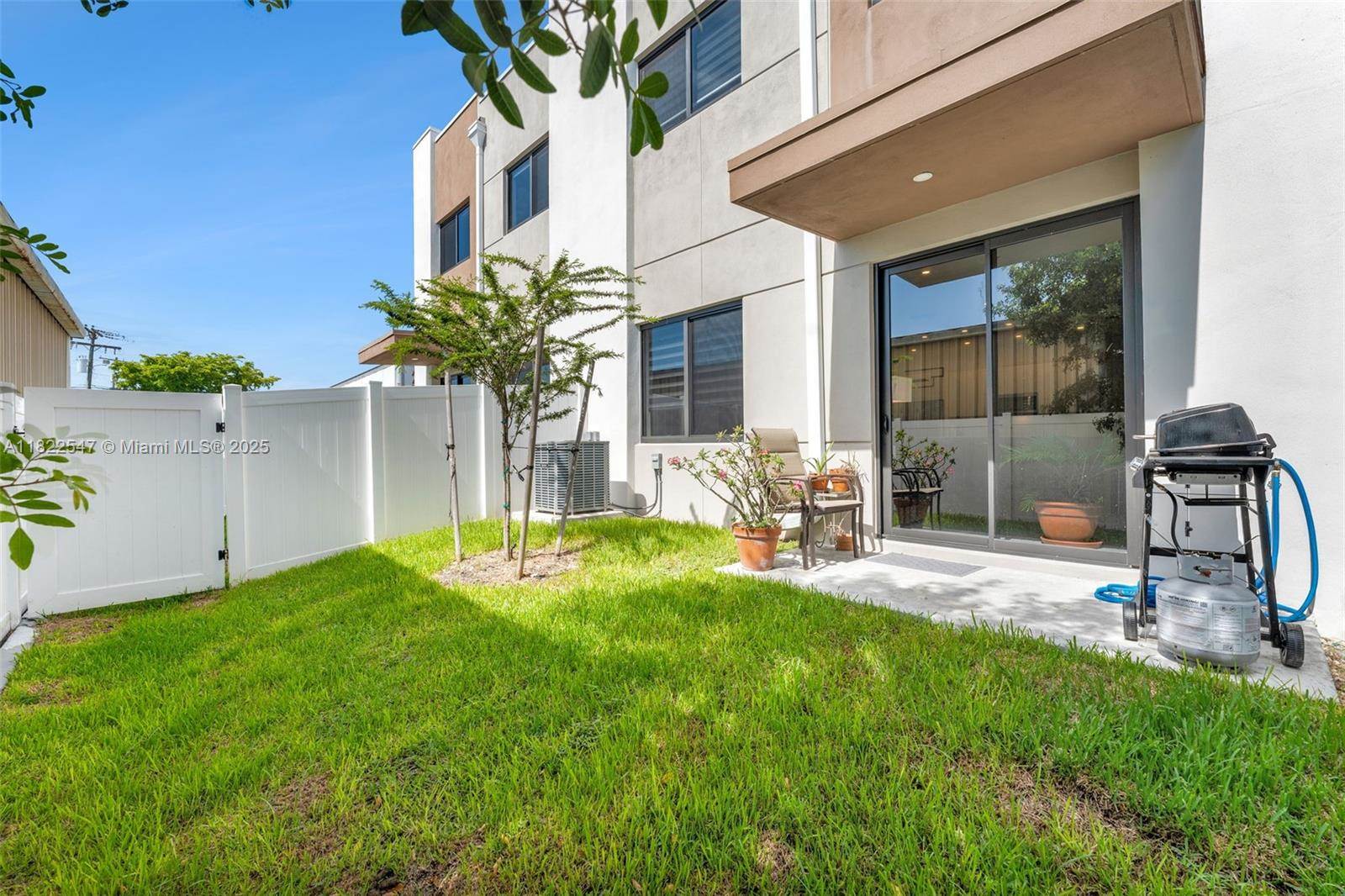 4212 NE 7th Ter, Oakland Park, FL 33334