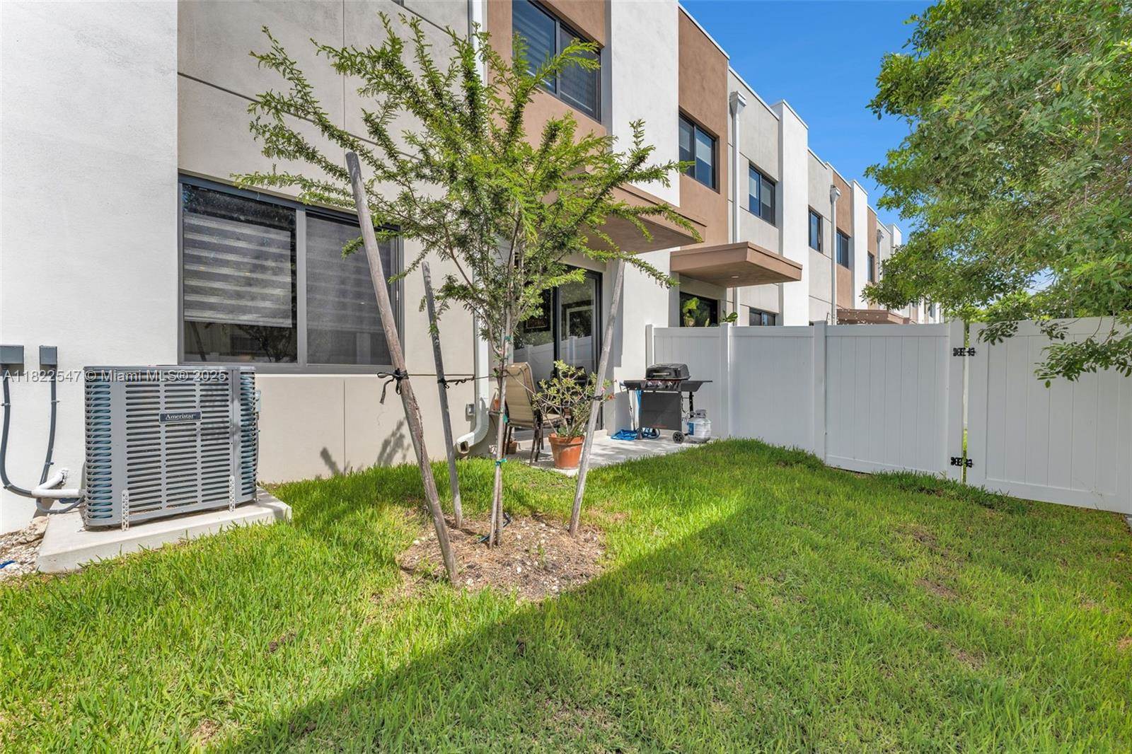 4212 NE 7th Ter, Oakland Park, FL 33334