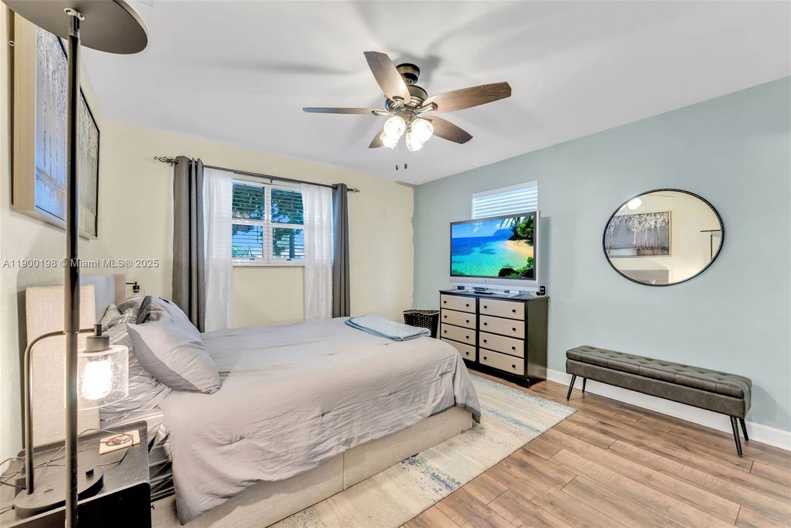 1200 NW 41st St, Oakland Park, FL 33309