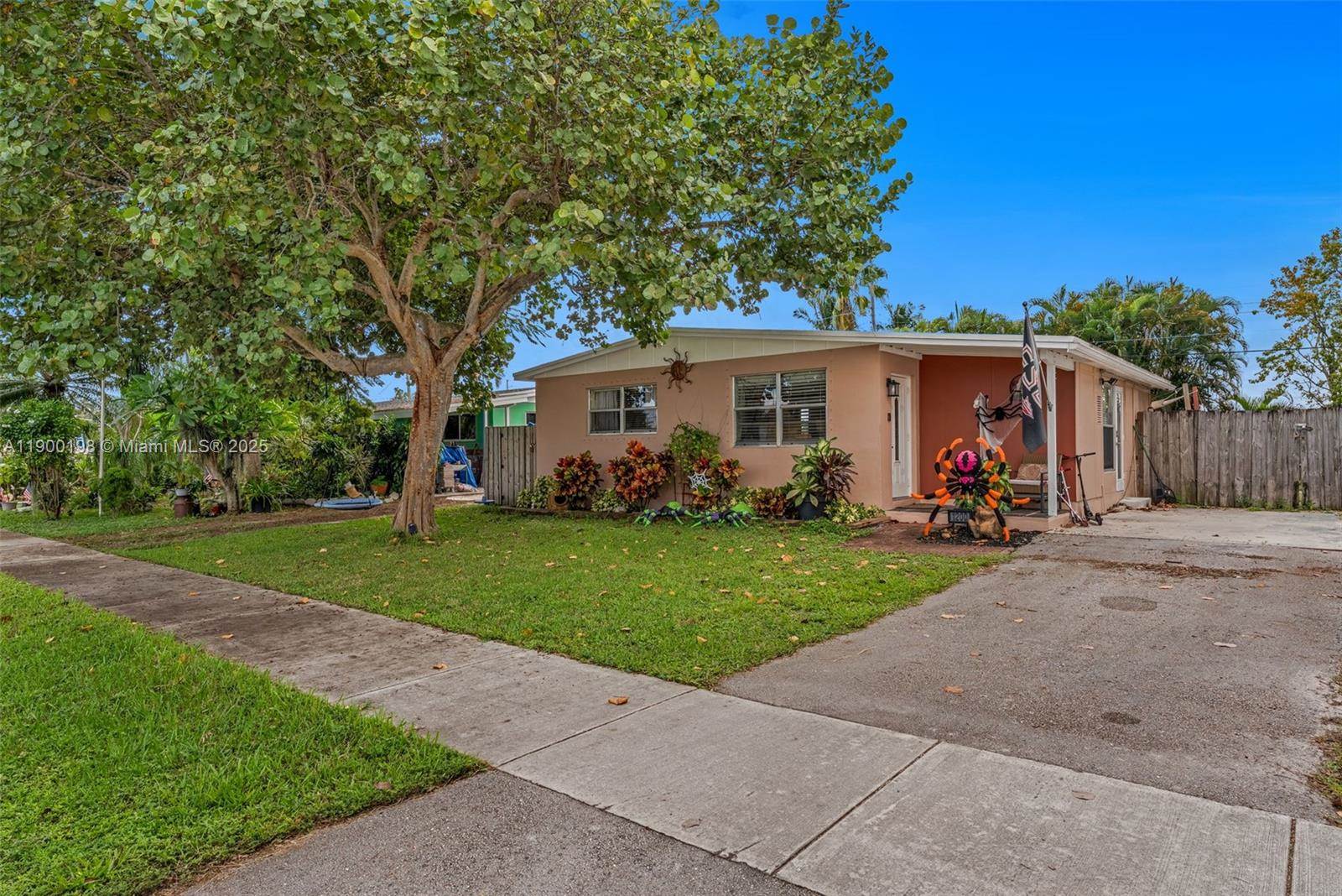 1200 NW 41st St, Oakland Park, FL 33309