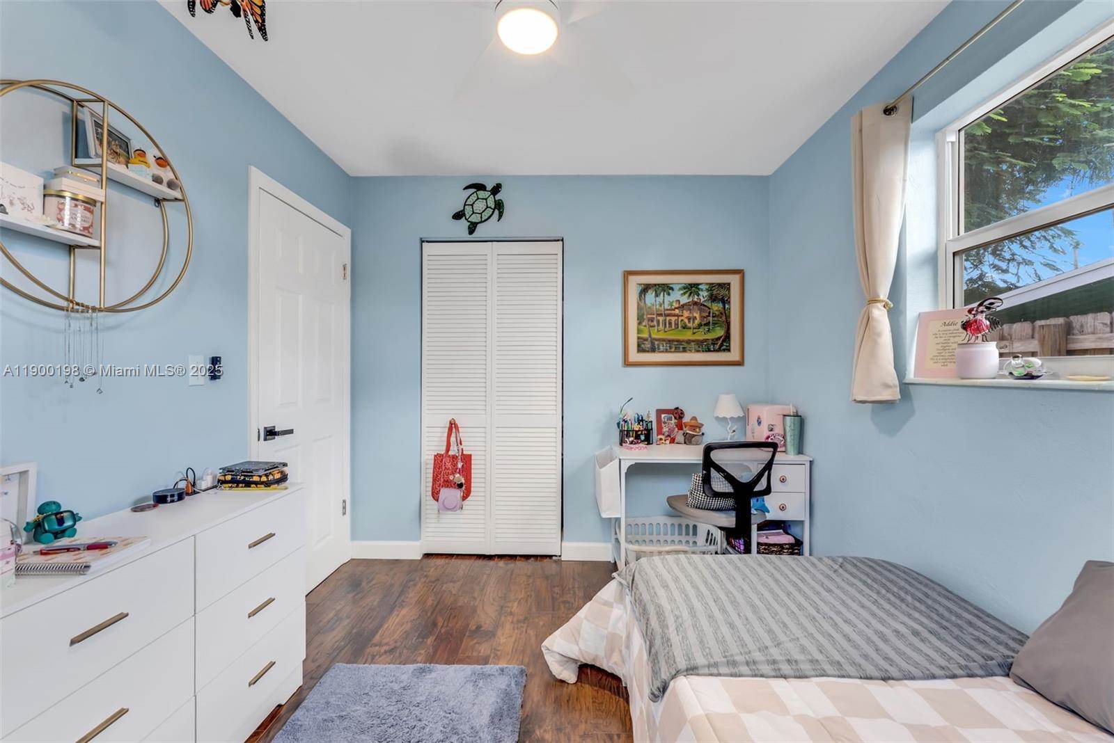 1200 NW 41st St, Oakland Park, FL 33309