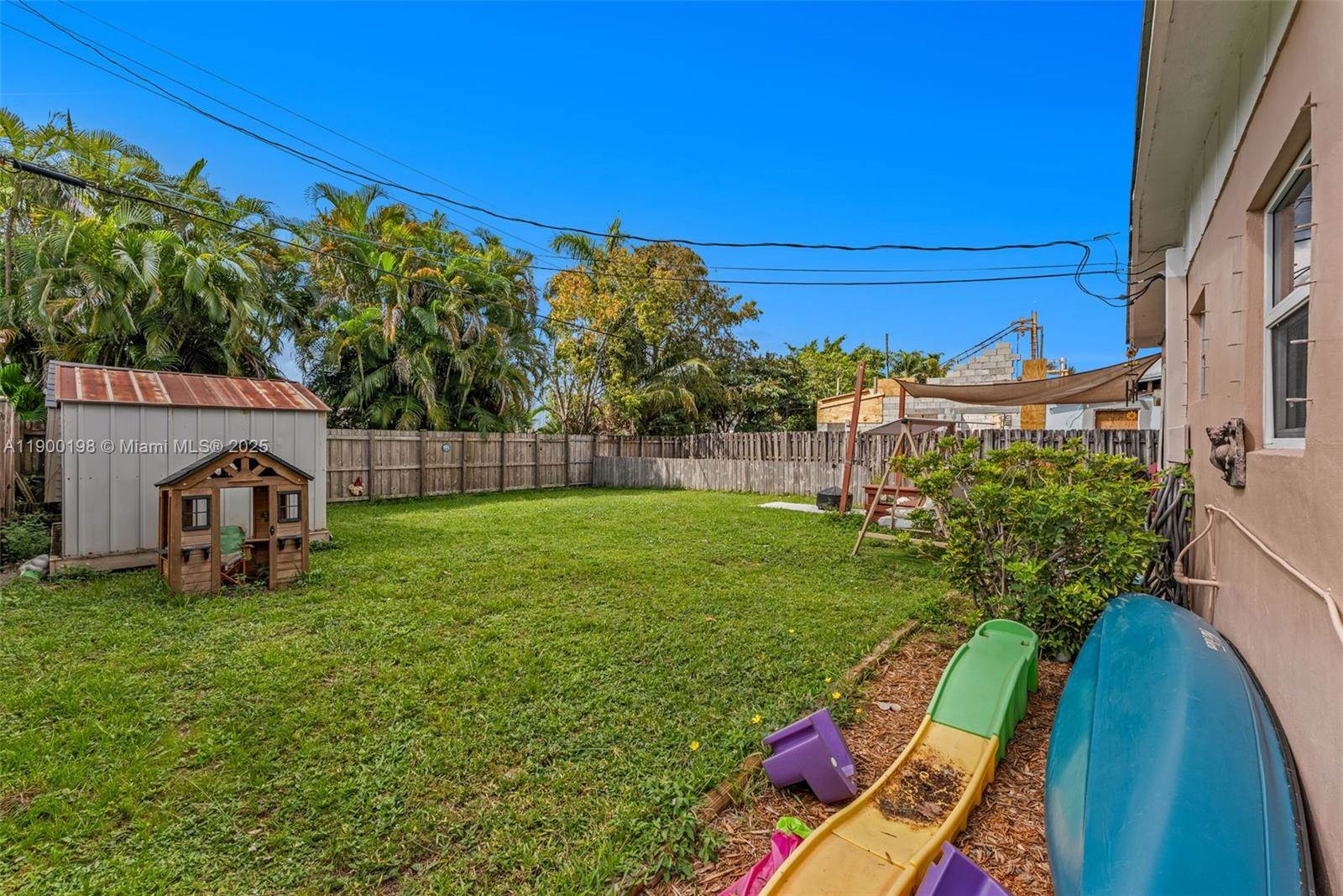 1200 NW 41st St, Oakland Park, FL 33309