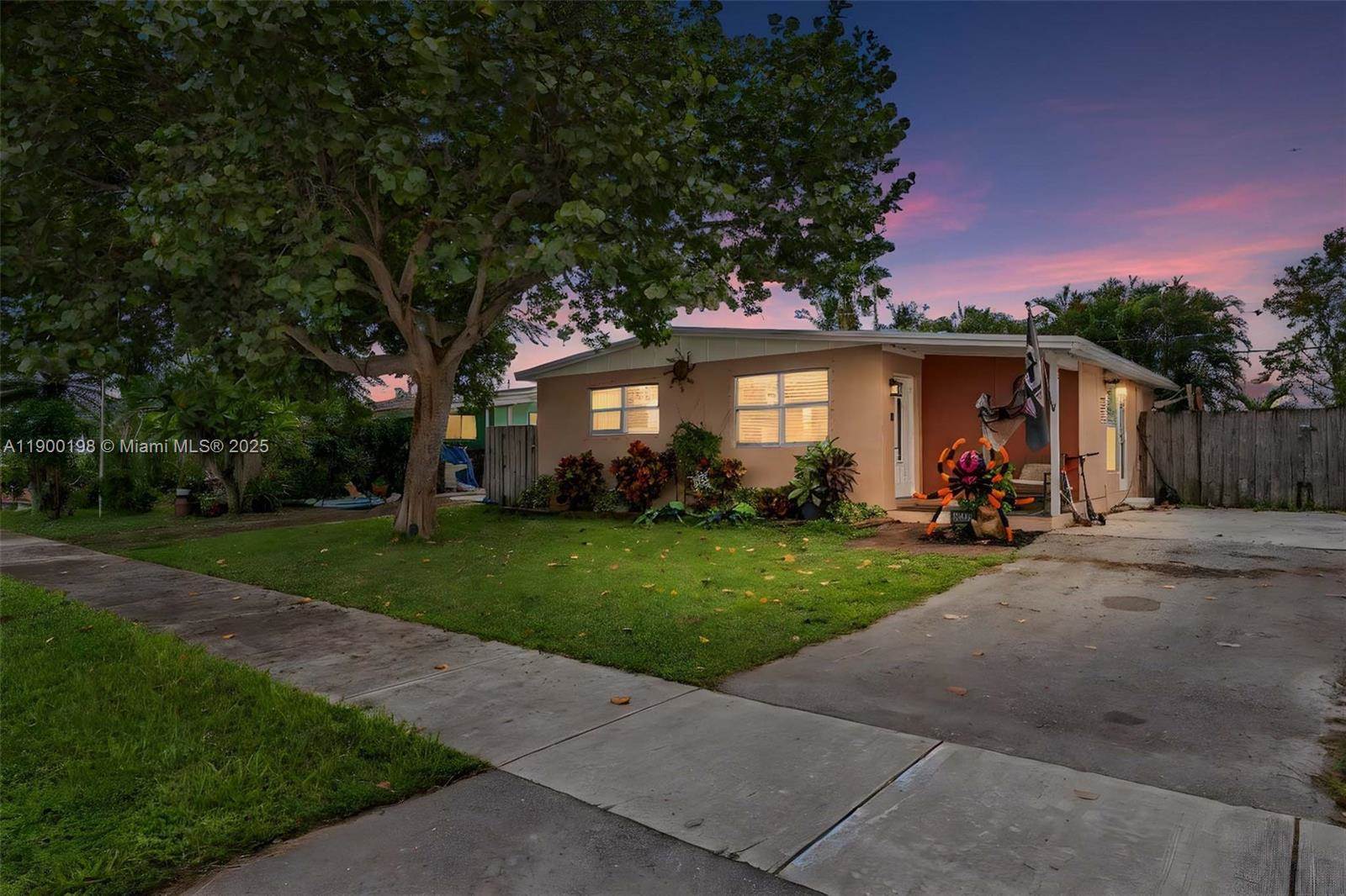 1200 NW 41st St, Oakland Park, FL 33309