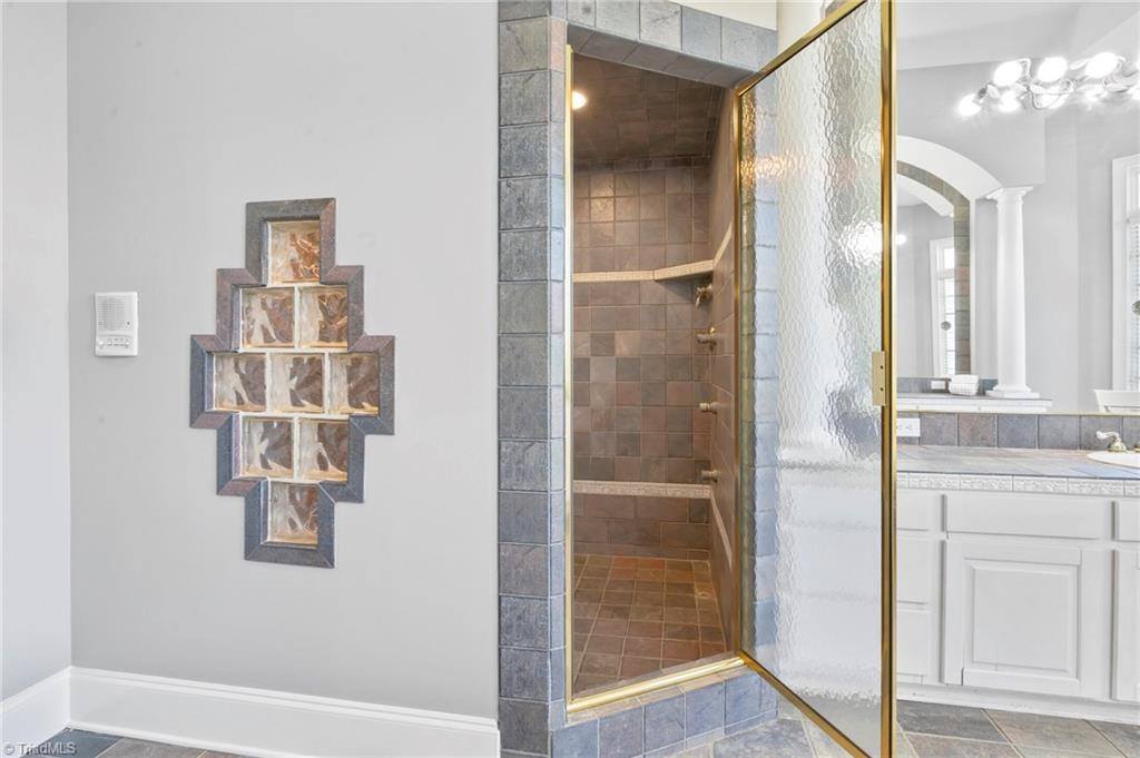 447 Willow Pond Lane, Hiddenite, NC 28636