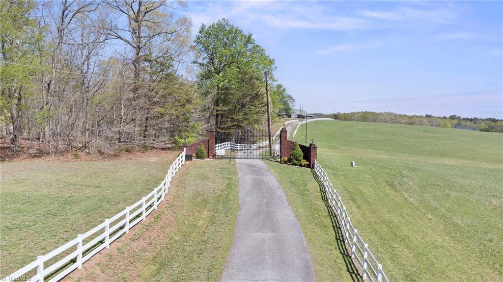 447 Willow Pond Lane, Hiddenite, NC 28636