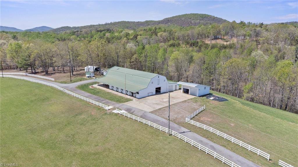 447 Willow Pond Lane, Hiddenite, NC 28636