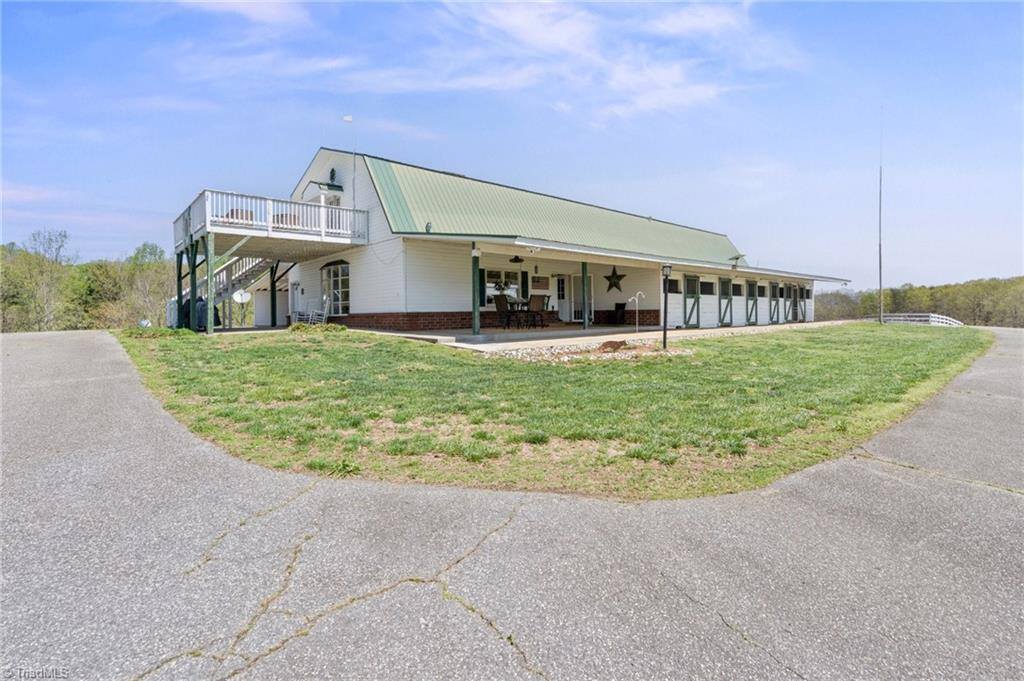 447 Willow Pond Lane, Hiddenite, NC 28636