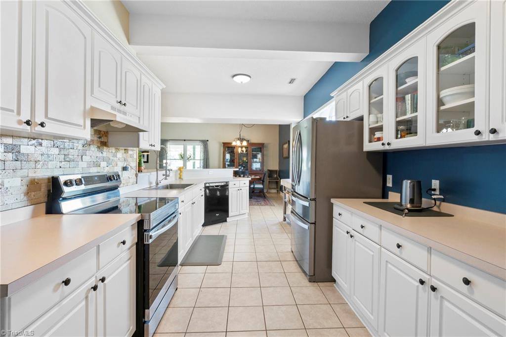 447 Willow Pond Lane, Hiddenite, NC 28636