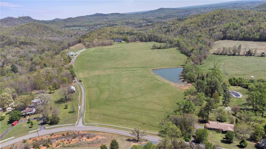 447 Willow Pond Lane, Hiddenite, NC 28636