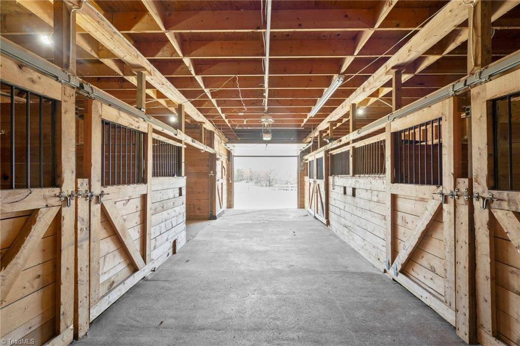 447 Willow Pond Lane, Hiddenite, NC 28636