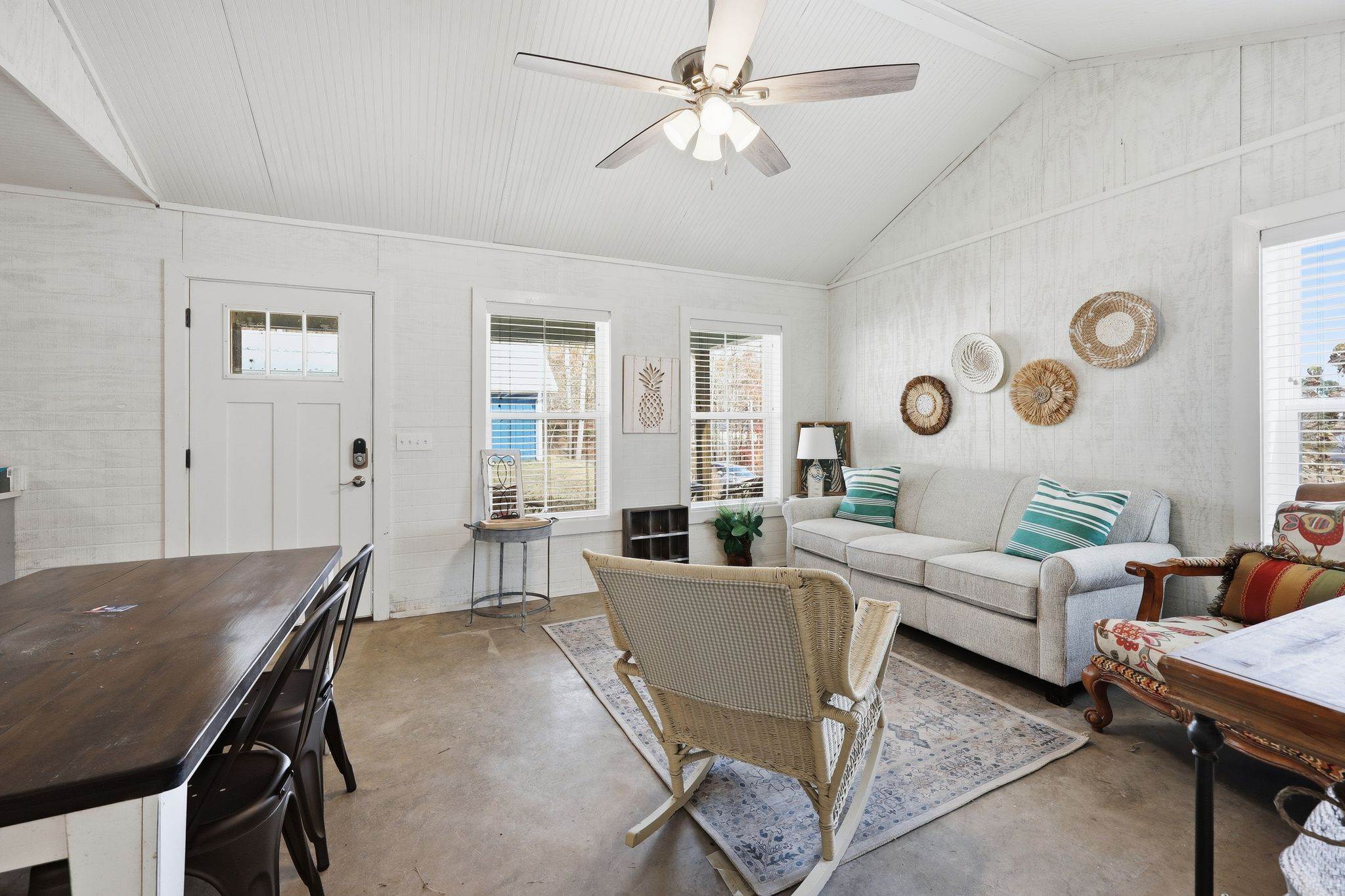 180 Barbara Rd, Buchanan, TN 38222