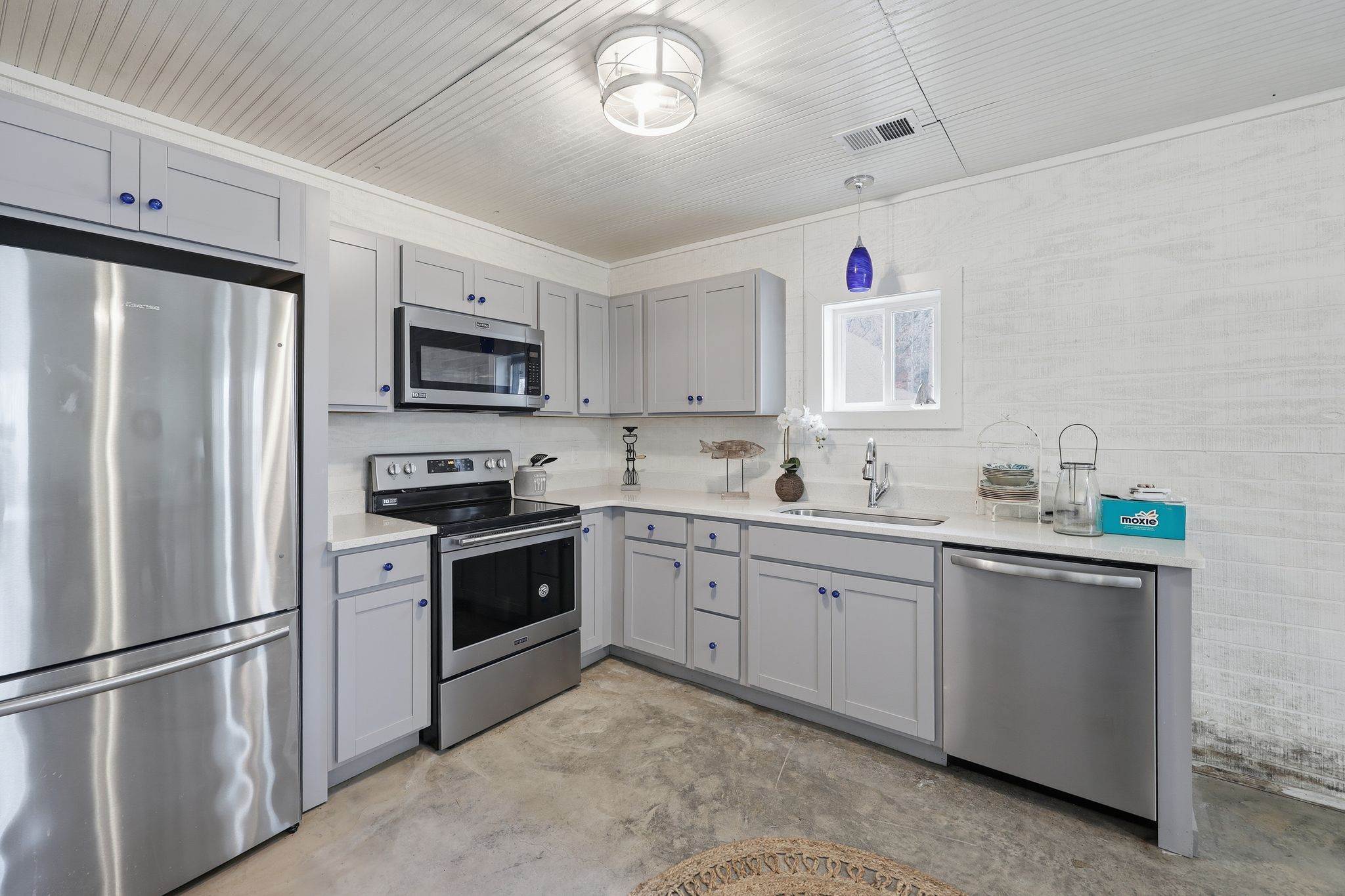 180 Barbara Rd, Buchanan, TN 38222