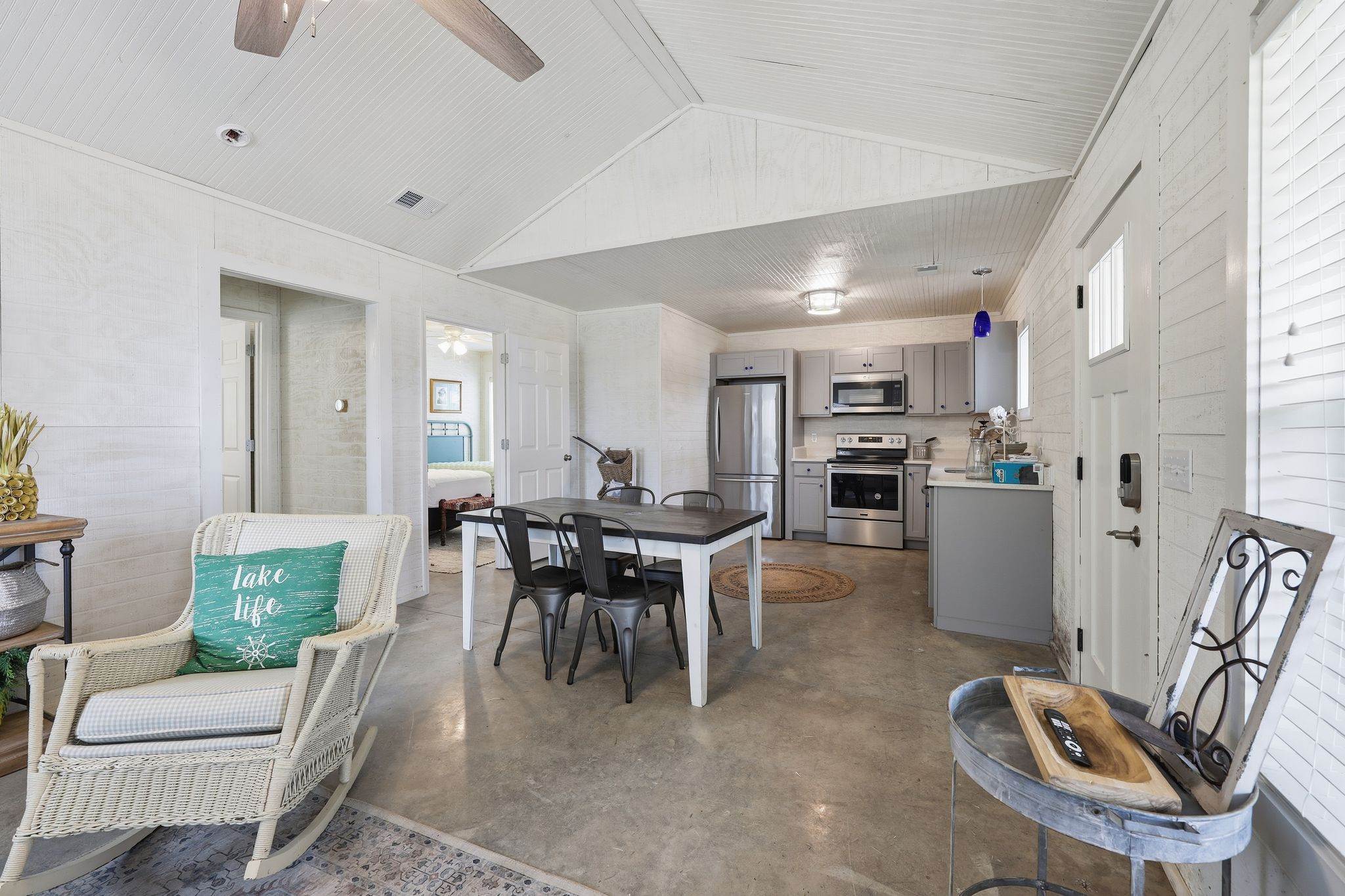 180 Barbara Rd, Buchanan, TN 38222