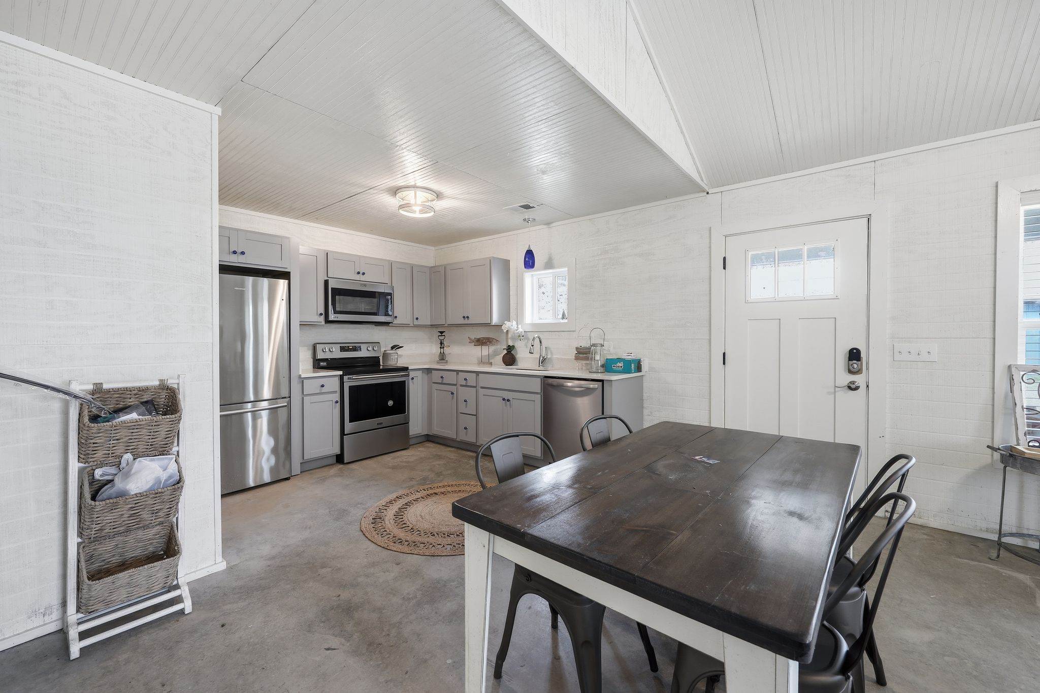 180 Barbara Rd, Buchanan, TN 38222