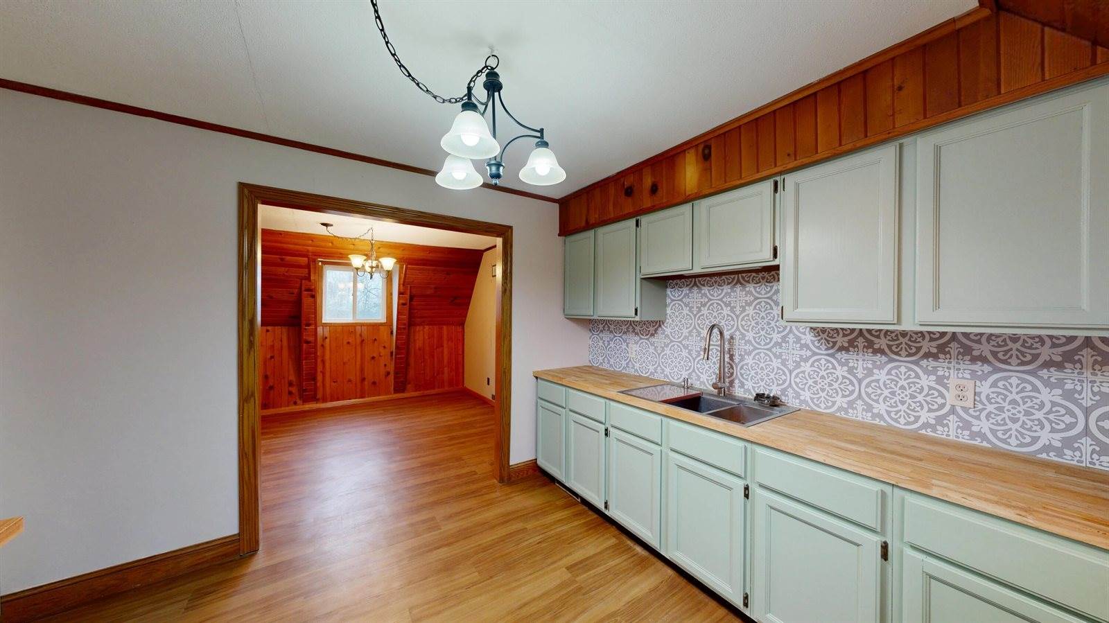 E4350 Klomsten Ridge Rd, Hamburg, WI 54623