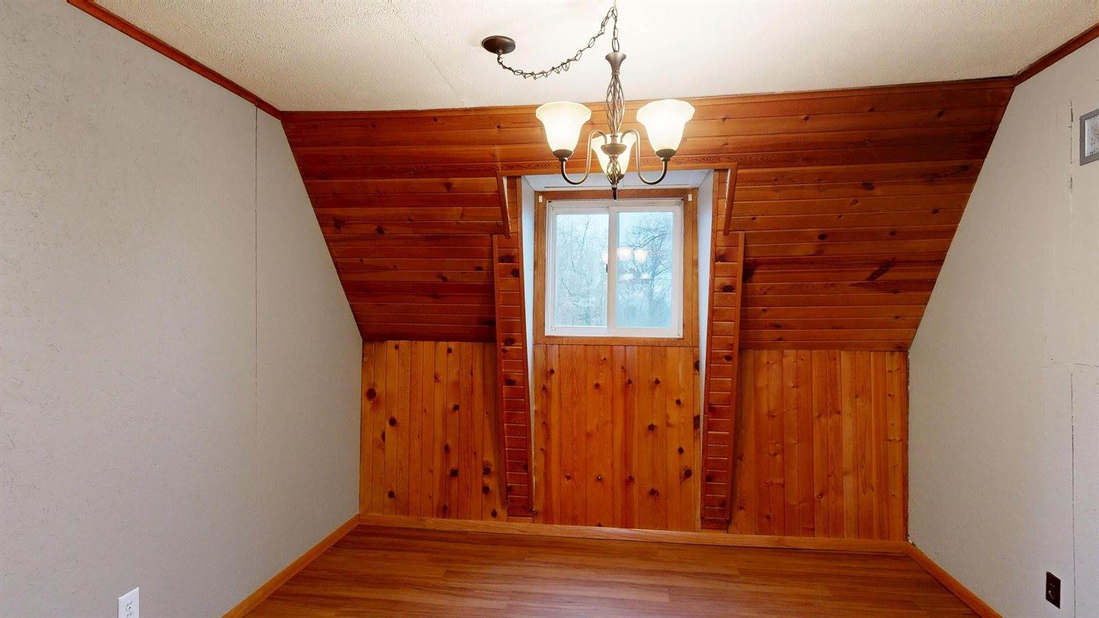 E4350 Klomsten Ridge Rd, Hamburg, WI 54623