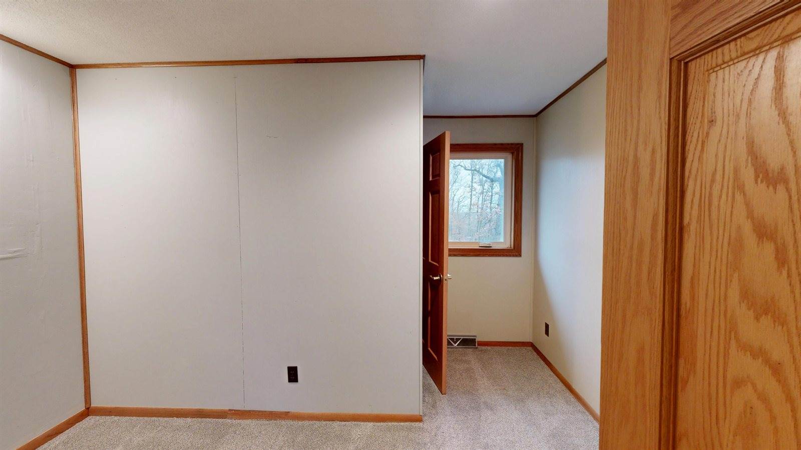 E4350 Klomsten Ridge Rd, Hamburg, WI 54623