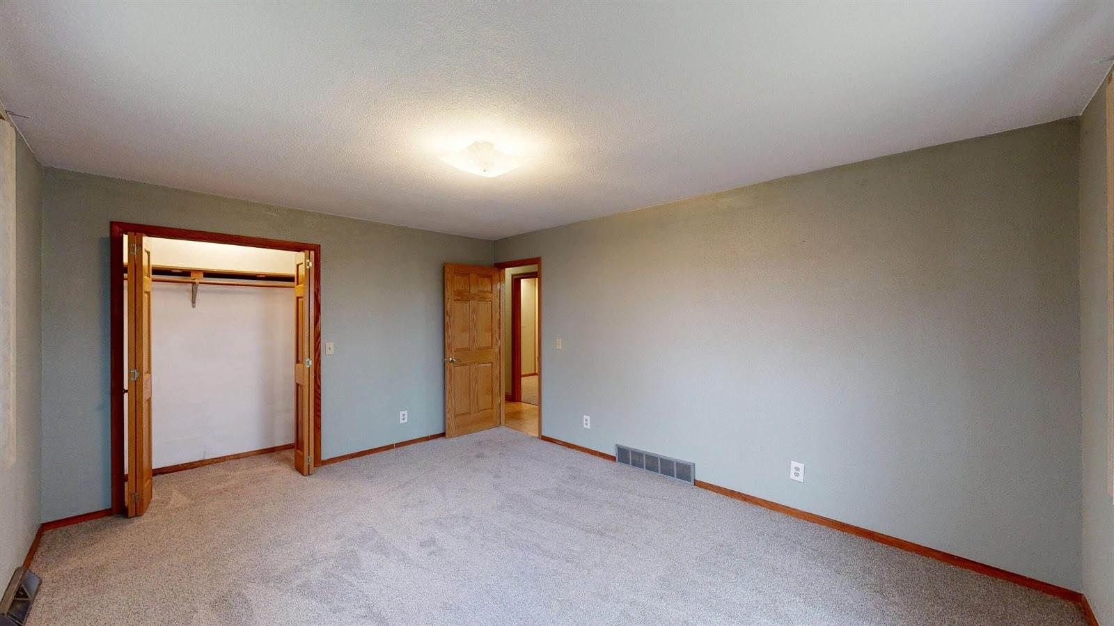 E4350 Klomsten Ridge Rd, Hamburg, WI 54623