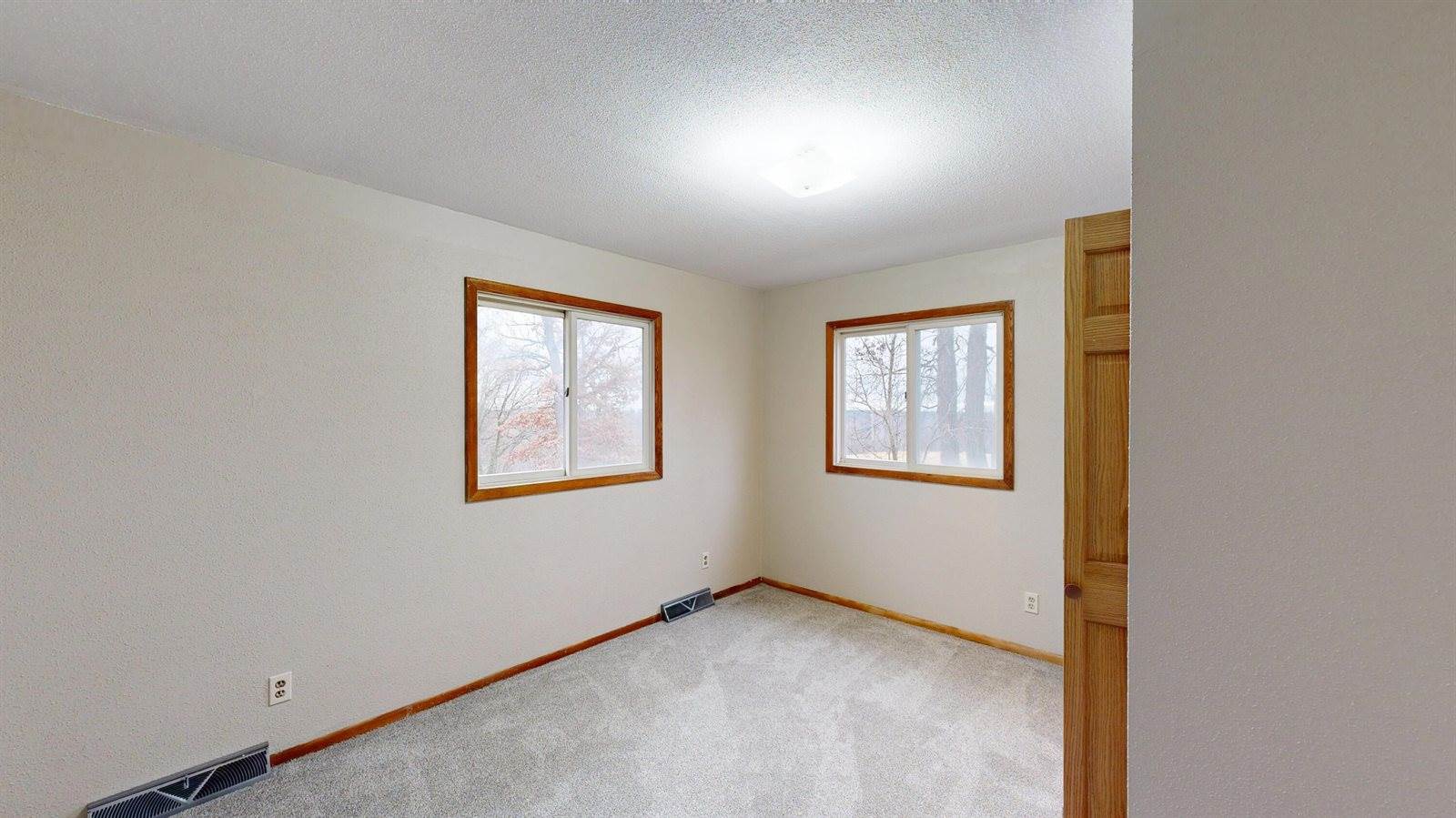 E4350 Klomsten Ridge Rd, Hamburg, WI 54623