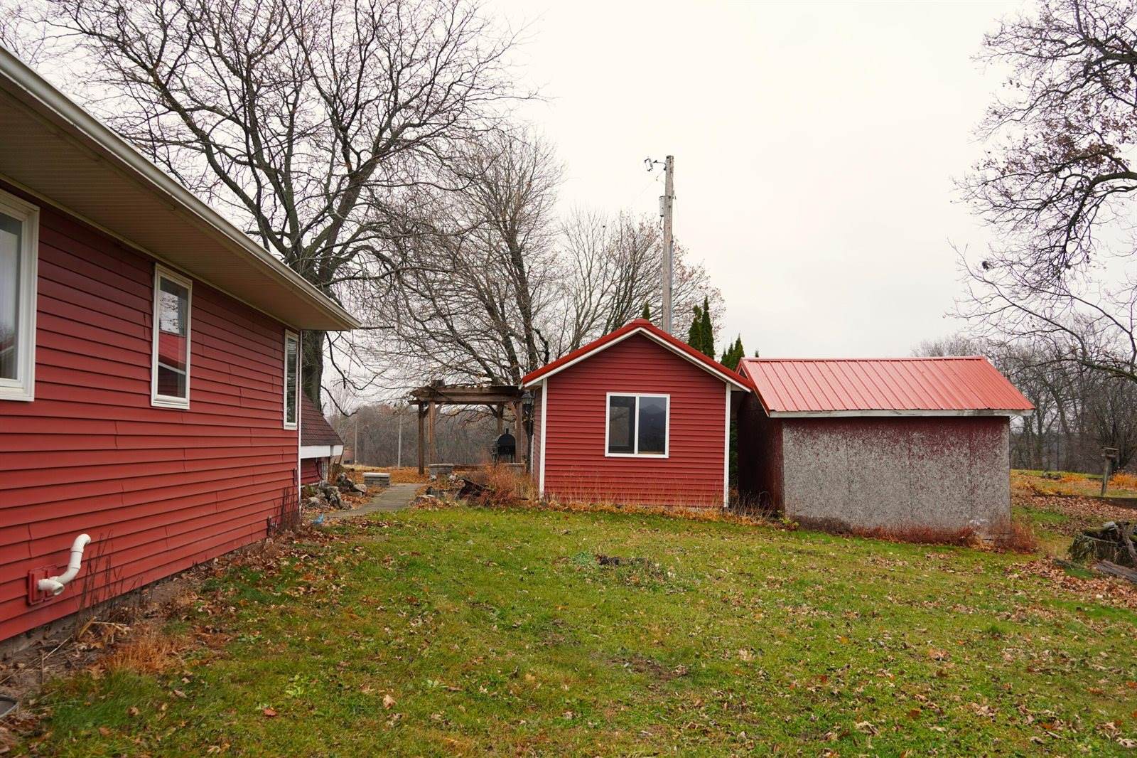 E4350 Klomsten Ridge Rd, Hamburg, WI 54623