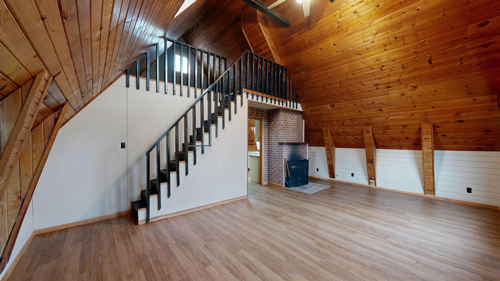 E4350 Klomsten Ridge Rd, Hamburg, WI 54623