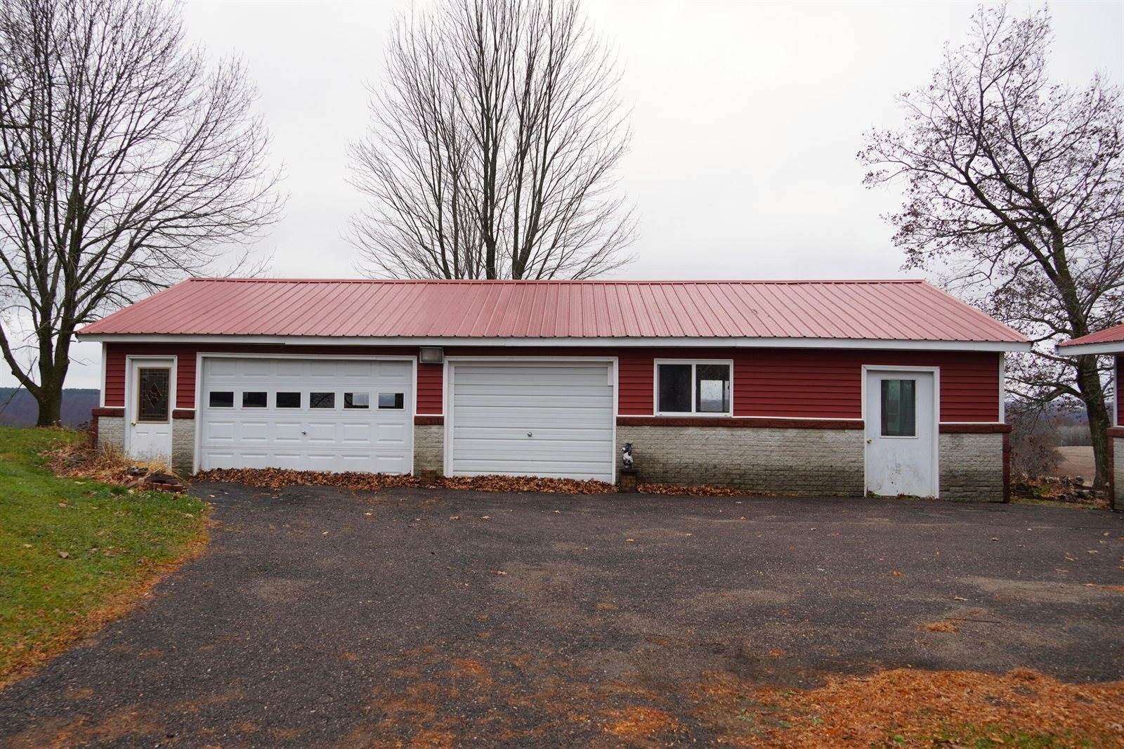 E4350 Klomsten Ridge Rd, Hamburg, WI 54623