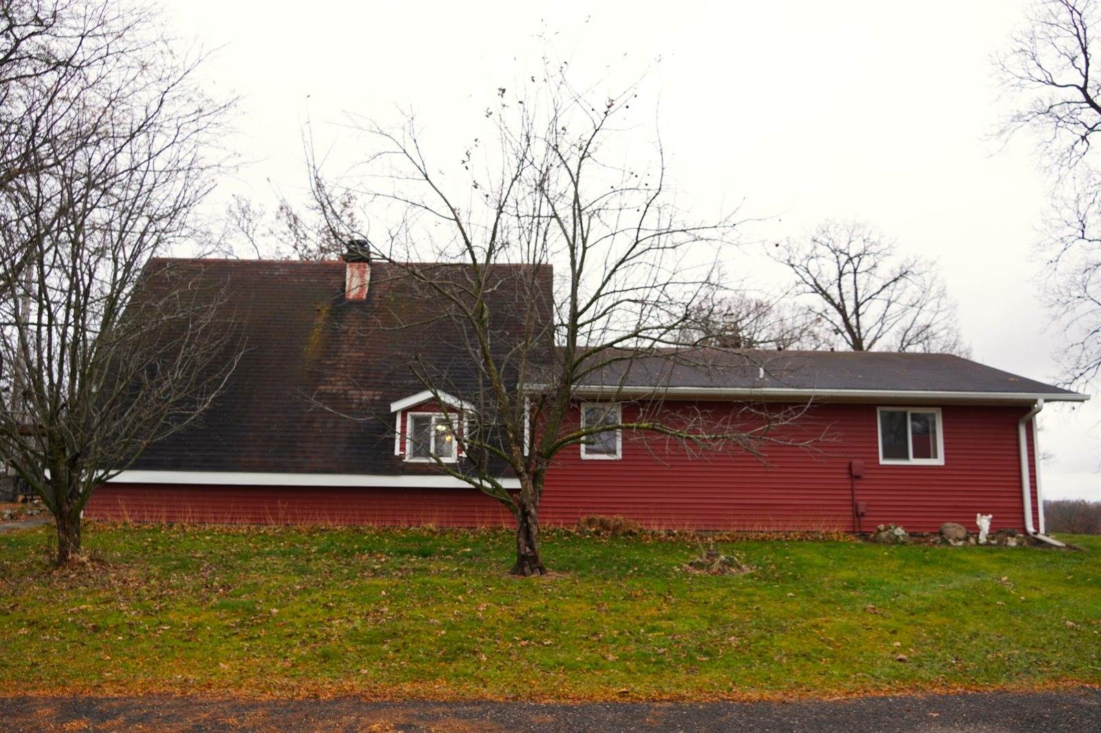 E4350 Klomsten Ridge Rd, Hamburg, WI 54623