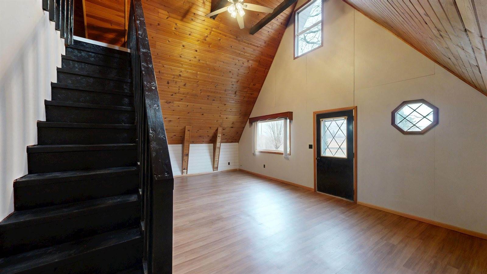 E4350 Klomsten Ridge Rd, Hamburg, WI 54623