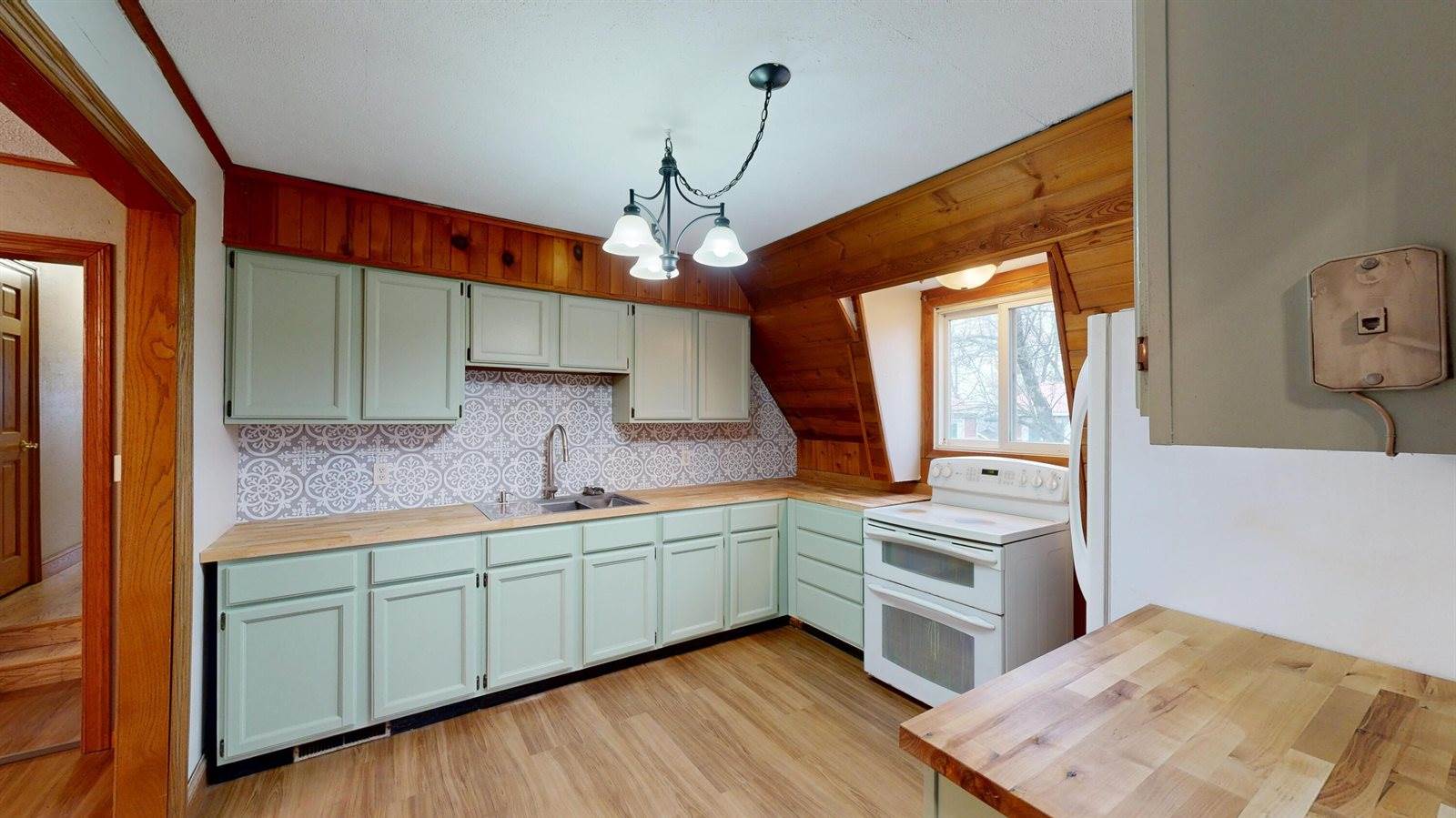 E4350 Klomsten Ridge Rd, Hamburg, WI 54623