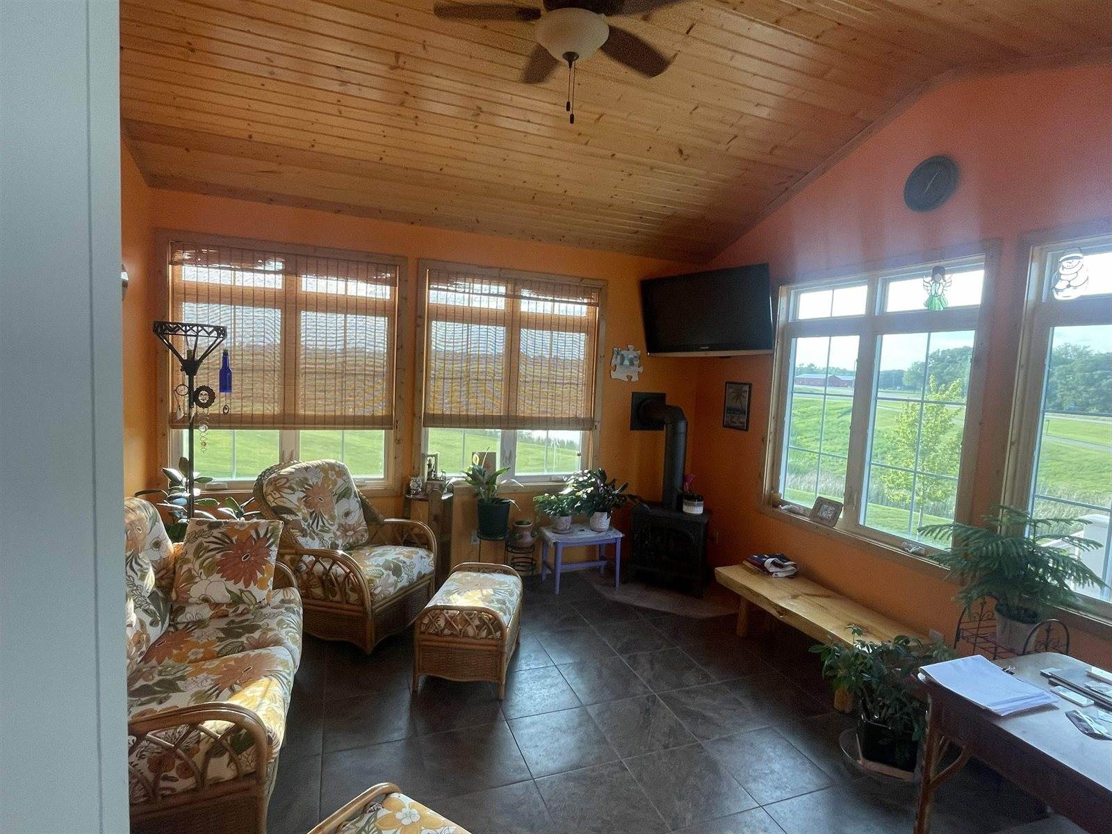 240 North Pond, Jackson, MN 56143