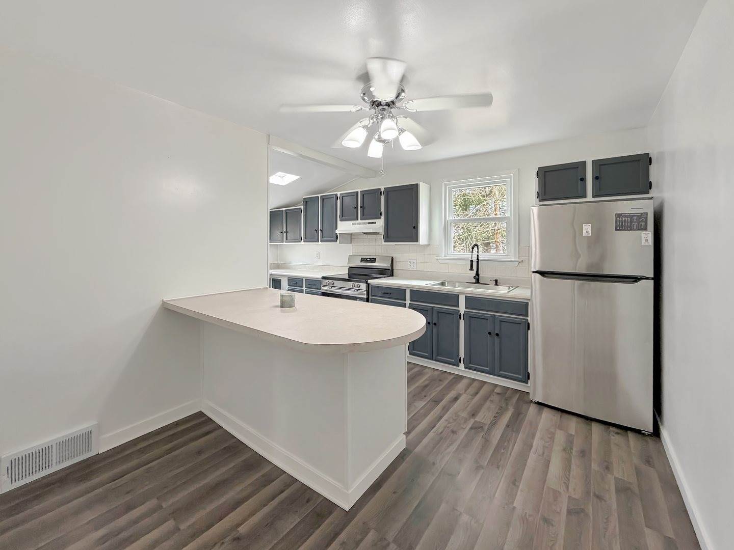 1534 West Fairview Road, Freeport, IL 61032