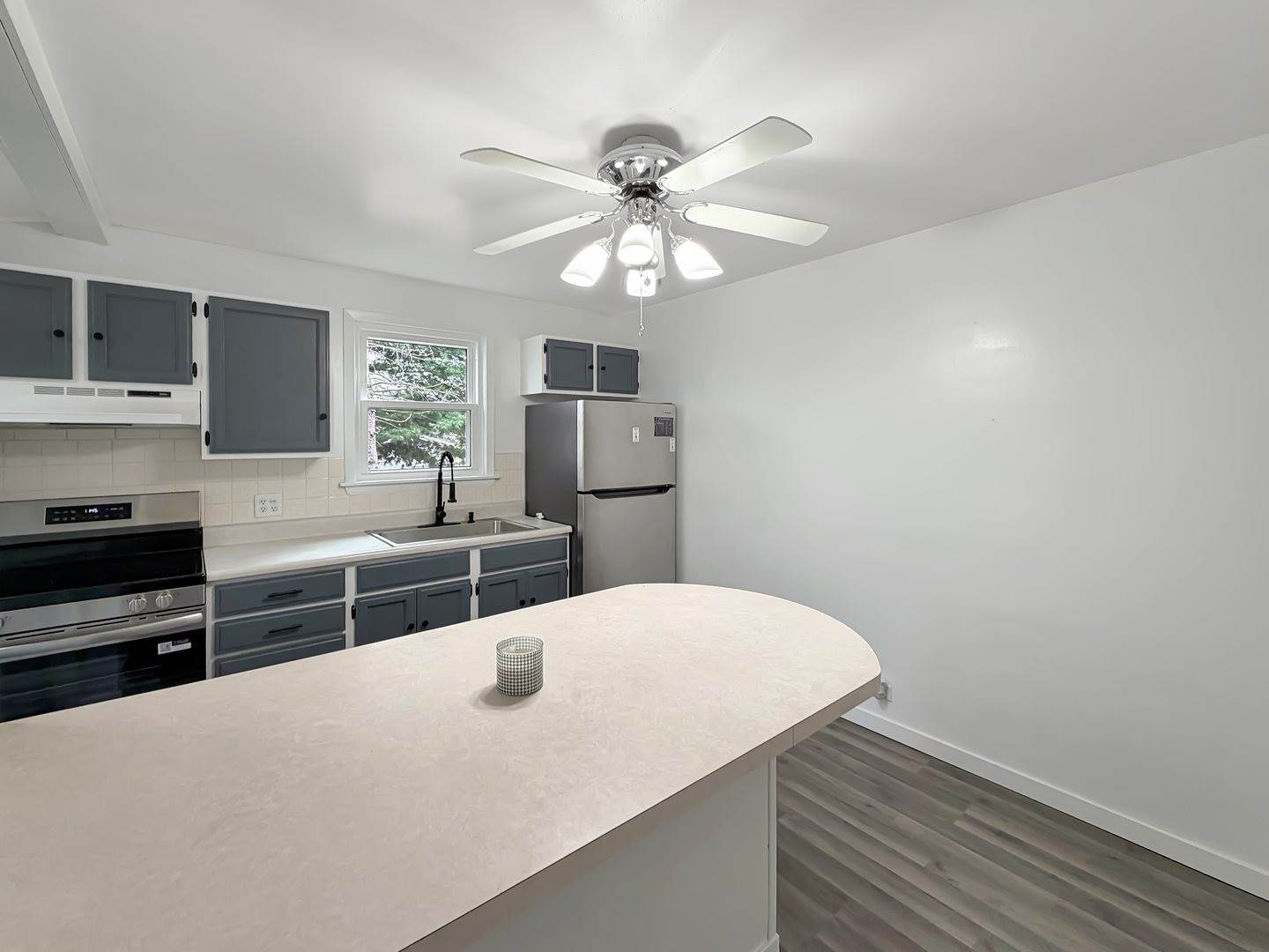 1534 West Fairview Road, Freeport, IL 61032