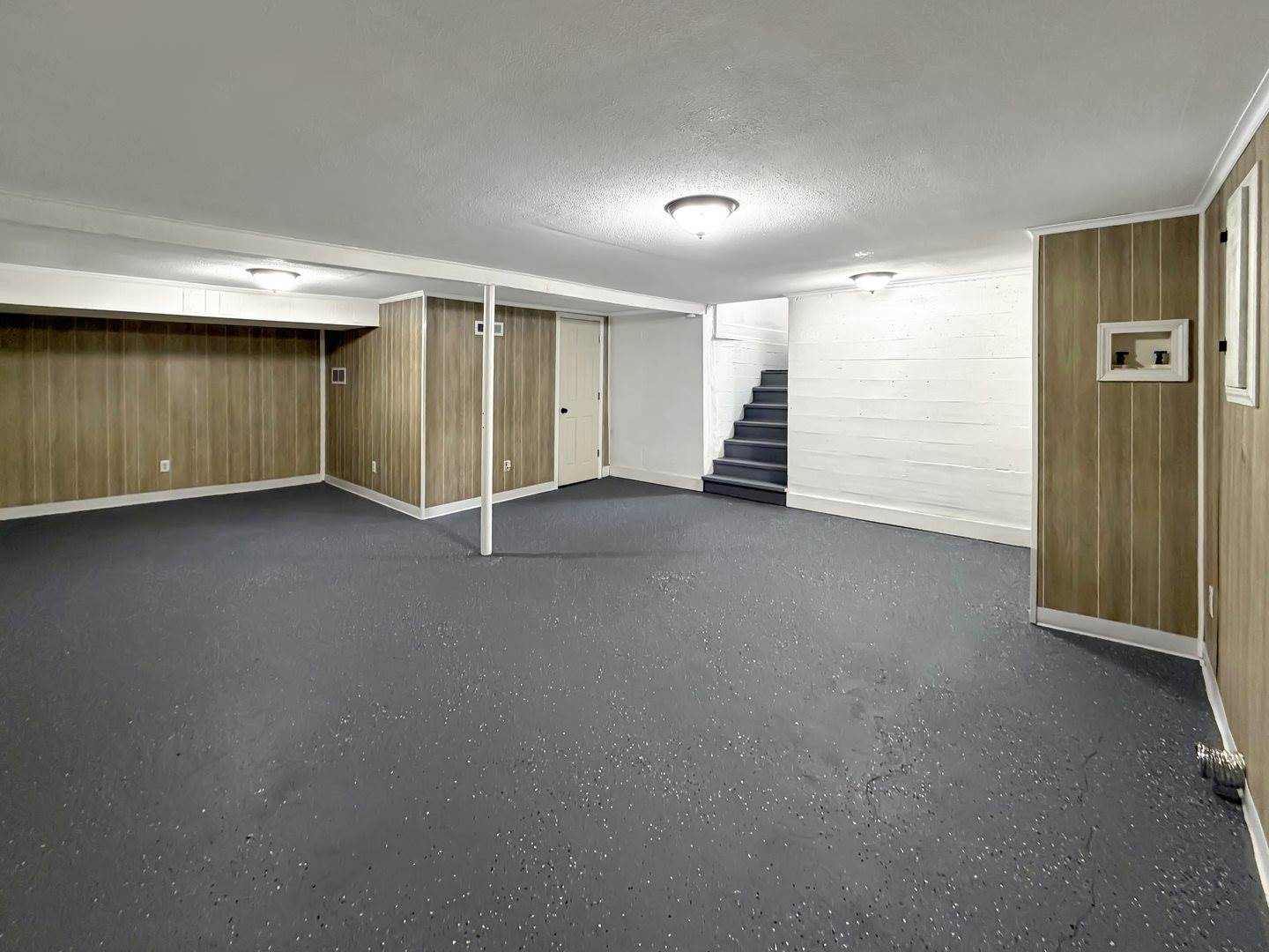 1534 West Fairview Road, Freeport, IL 61032