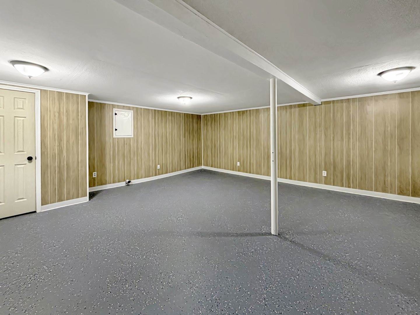 1534 West Fairview Road, Freeport, IL 61032