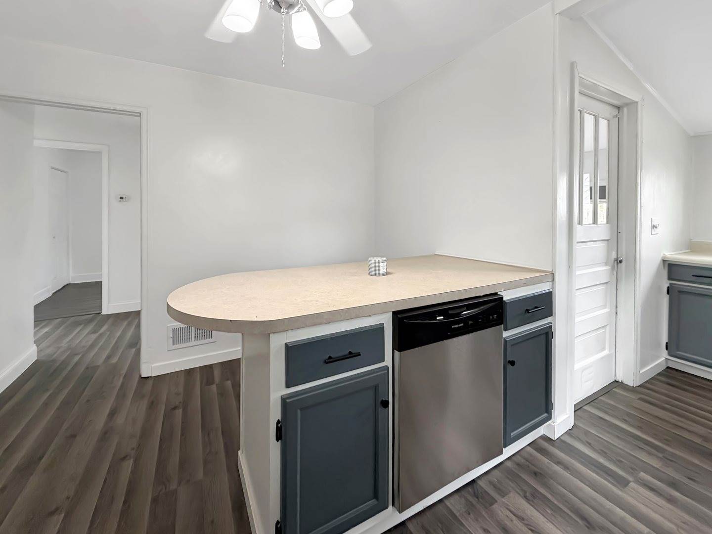 1534 West Fairview Road, Freeport, IL 61032