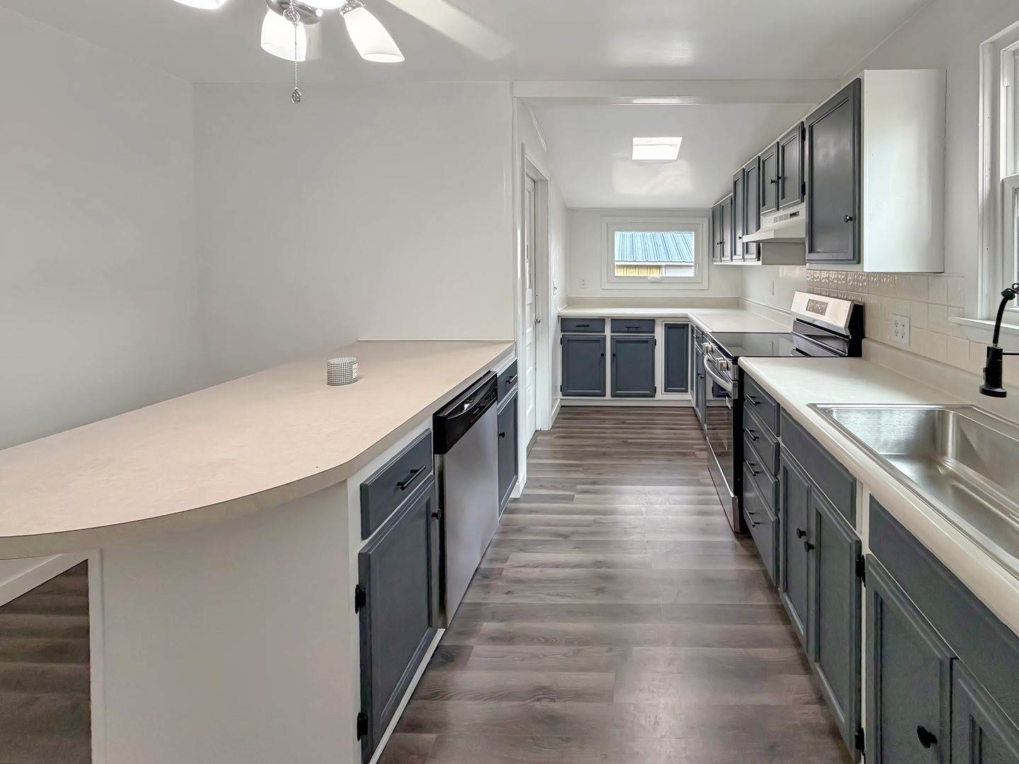 1534 West Fairview Road, Freeport, IL 61032