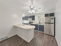 1534 West Fairview Road, Freeport, IL 61032