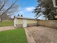 1534 West Fairview Road, Freeport, IL 61032