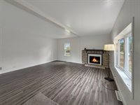 1534 West Fairview Road, Freeport, IL 61032