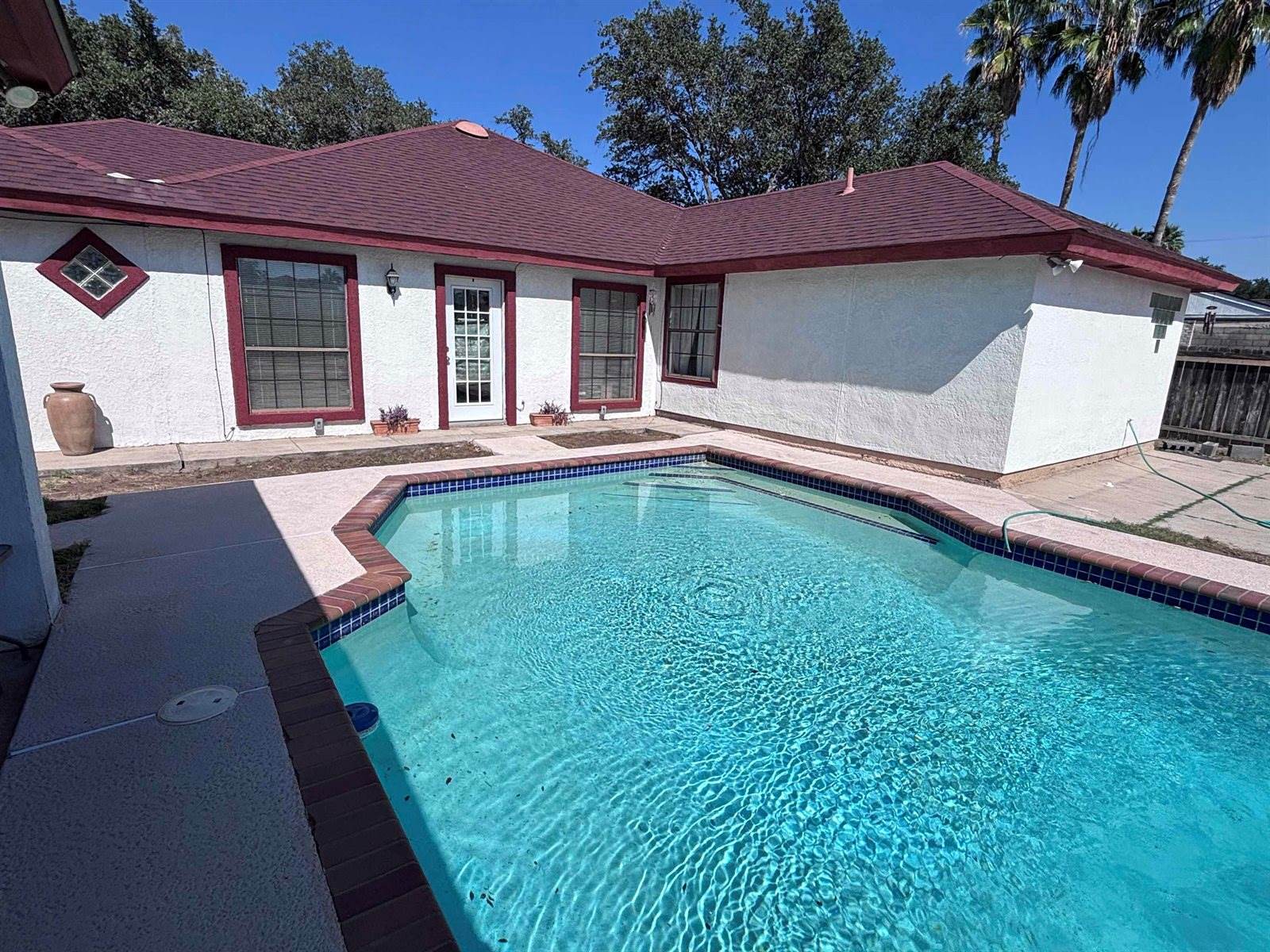 1235 St John Lp, Laredo, TX 78045