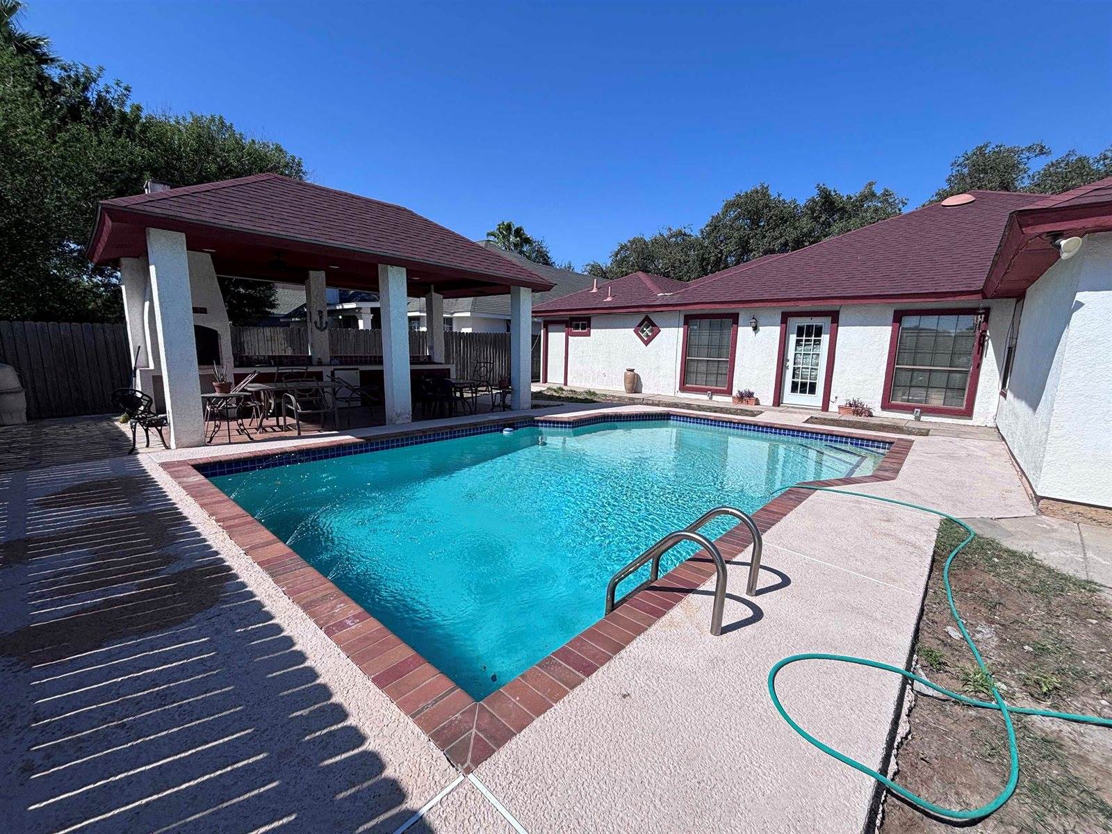 1235 St John Lp, Laredo, TX 78045