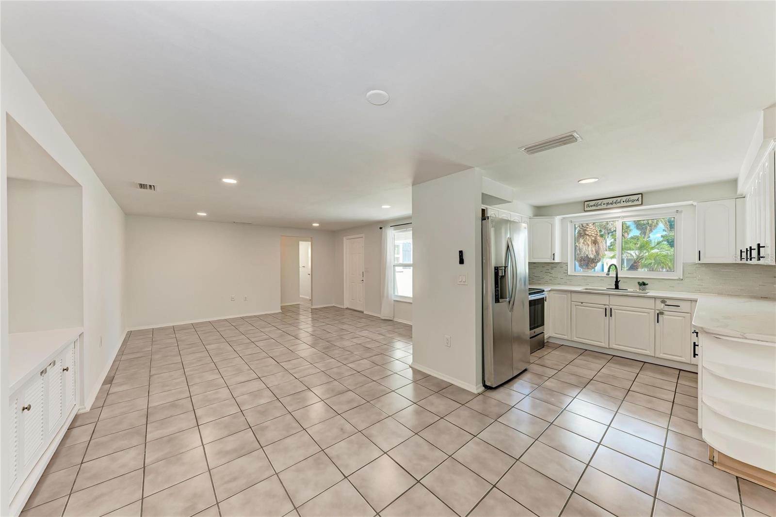 6036 Hopkins Drive North, Bradenton, FL 34207