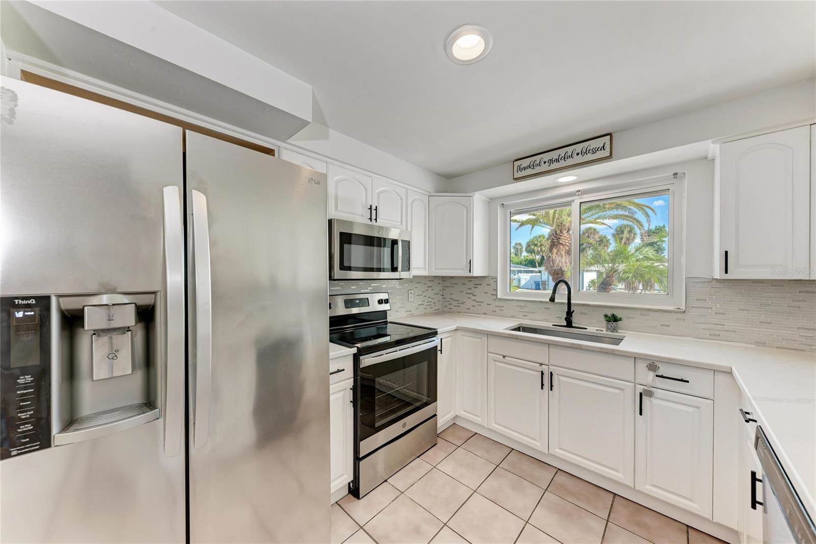 6036 Hopkins Drive North, Bradenton, FL 34207