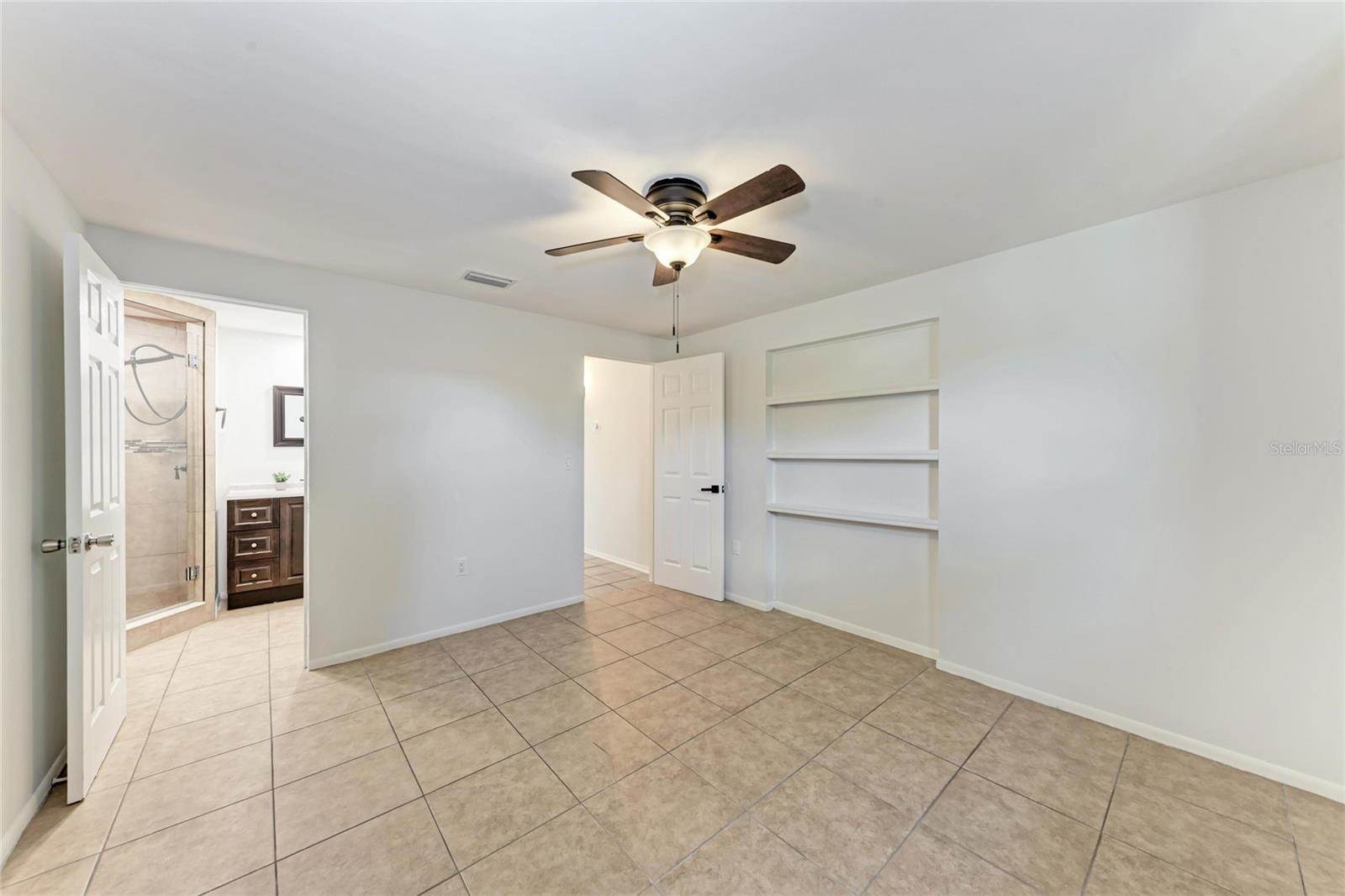 6036 Hopkins Drive North, Bradenton, FL 34207