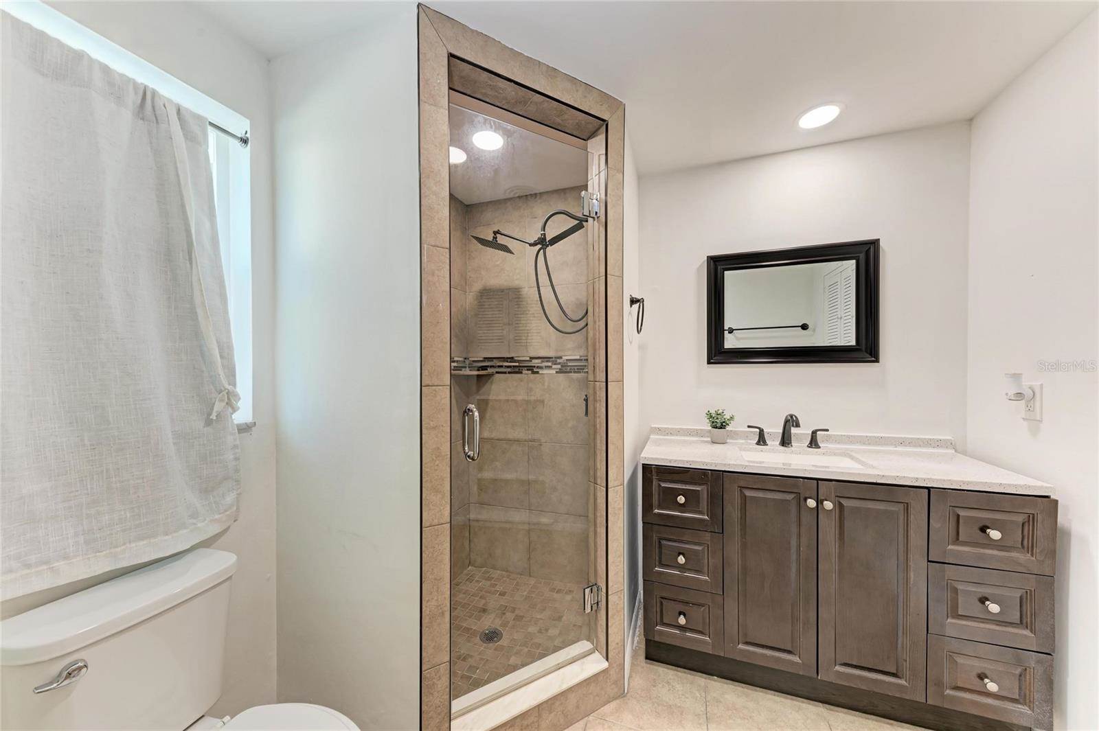 6036 Hopkins Drive North, Bradenton, FL 34207