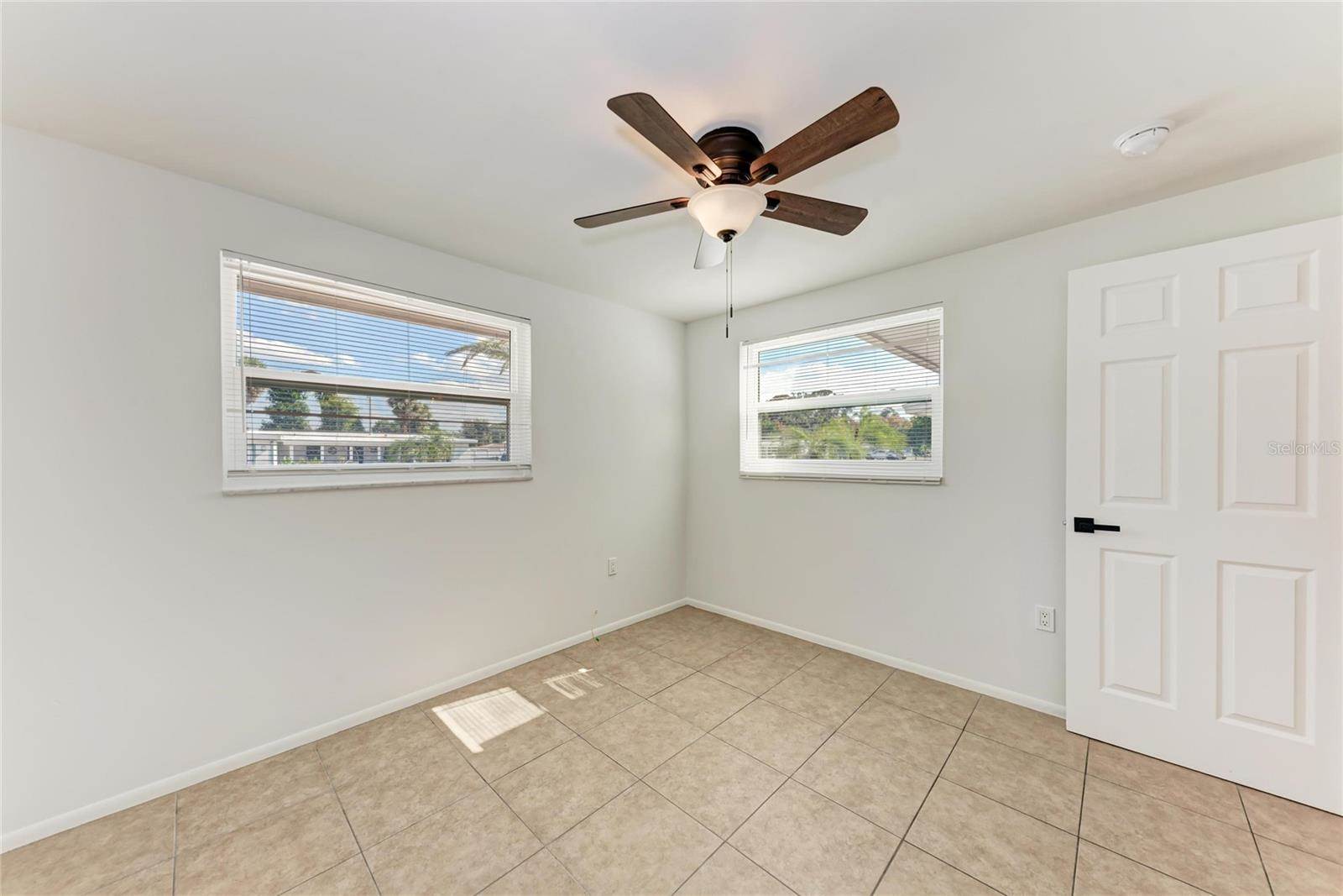 6036 Hopkins Drive North, Bradenton, FL 34207