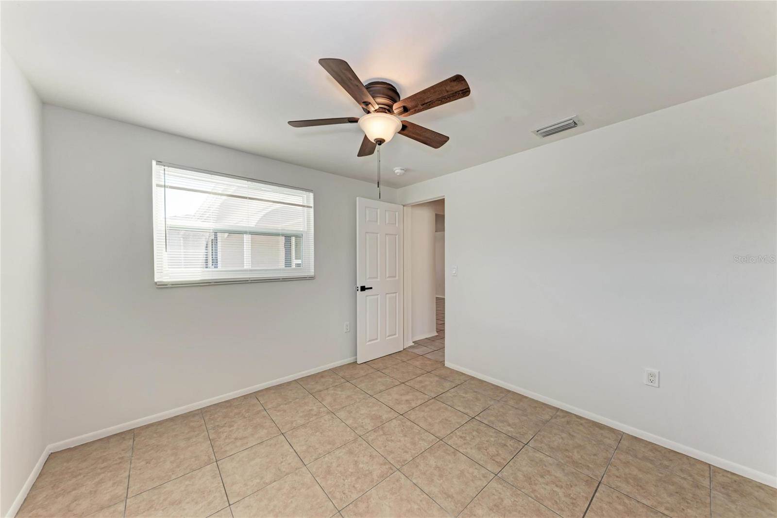 6036 Hopkins Drive North, Bradenton, FL 34207