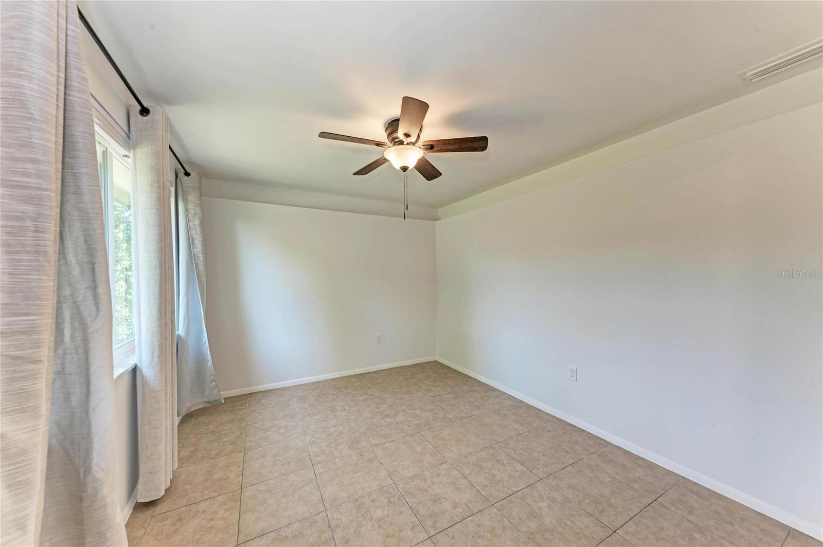 6036 Hopkins Drive North, Bradenton, FL 34207