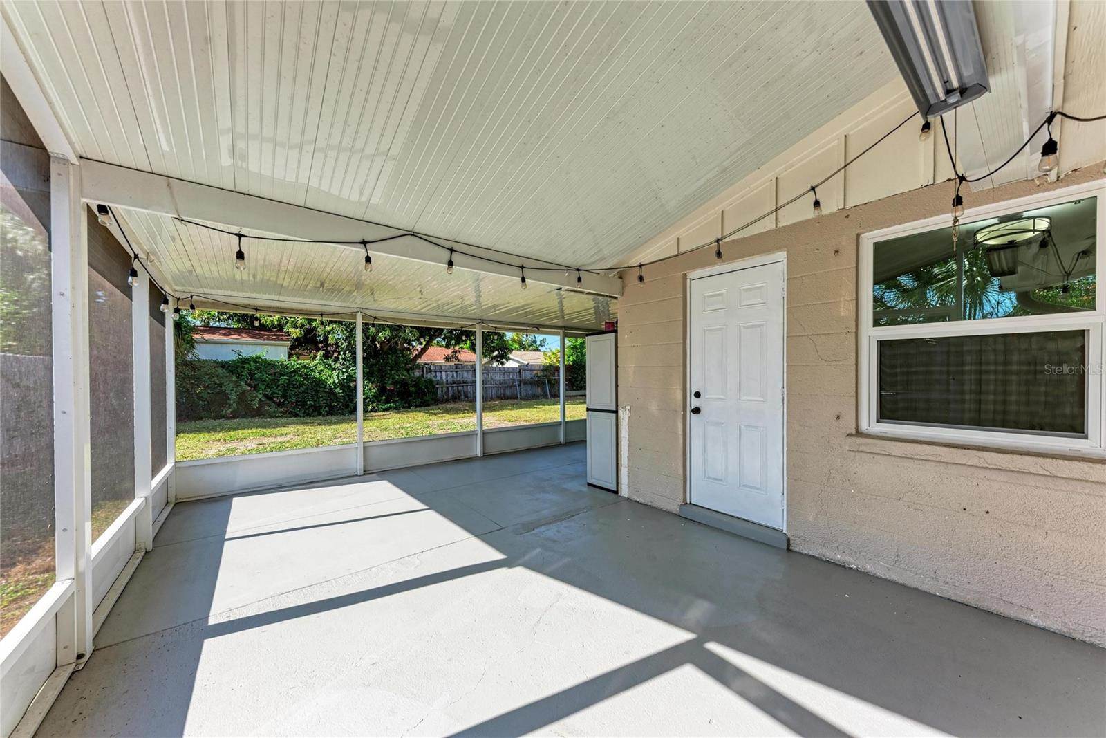 6036 Hopkins Drive North, Bradenton, FL 34207